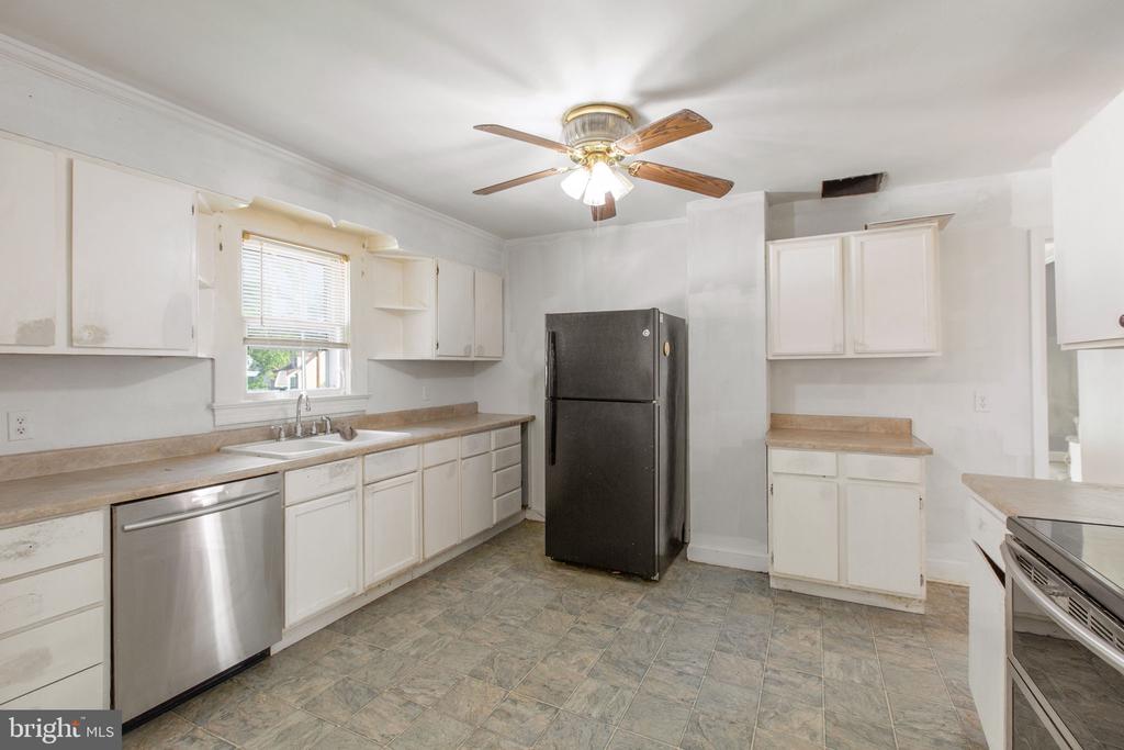 117 HILL ST, FREDERICKSBURG, Virginia 22408, 4 Bedrooms Bedrooms, ,2 BathroomsBathrooms,Residential,117 HILL ST,VASP2042604 MLS # VASP2042604