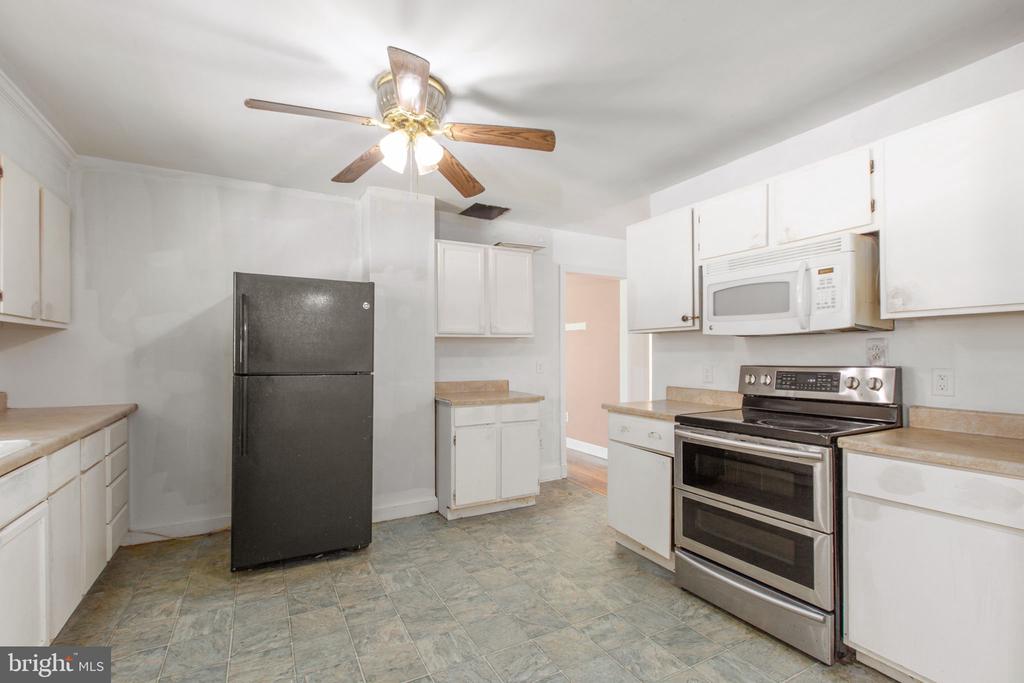 117 HILL ST, FREDERICKSBURG, Virginia 22408, 4 Bedrooms Bedrooms, ,2 BathroomsBathrooms,Residential,117 HILL ST,VASP2042604 MLS # VASP2042604