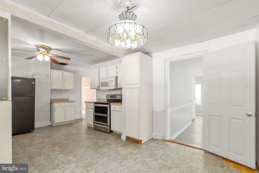 117 HILL ST, FREDERICKSBURG, Virginia 22408, 4 Bedrooms Bedrooms, ,2 BathroomsBathrooms,Residential,117 HILL ST,VASP2042604 MLS # VASP2042604