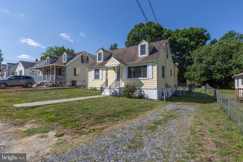 117 HILL ST, FREDERICKSBURG, Virginia 22408, 4 Bedrooms Bedrooms, ,2 BathroomsBathrooms,Residential,117 HILL ST,VASP2042604 MLS # VASP2042604