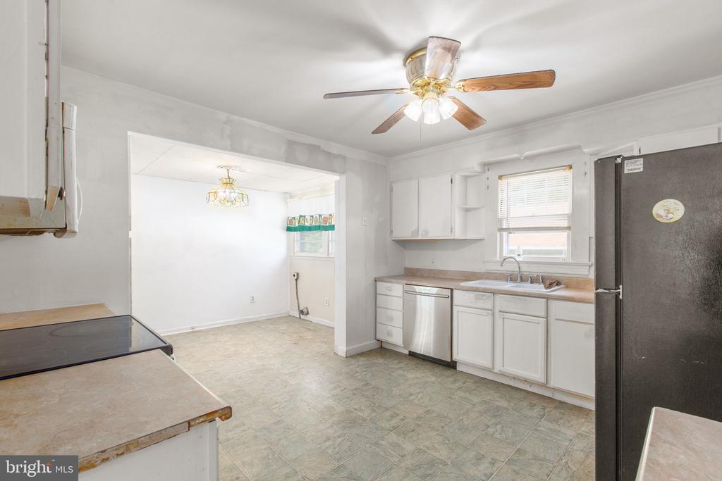 117 HILL ST, FREDERICKSBURG, Virginia 22408, 4 Bedrooms Bedrooms, ,2 BathroomsBathrooms,Residential,117 HILL ST,VASP2042604 MLS # VASP2042604