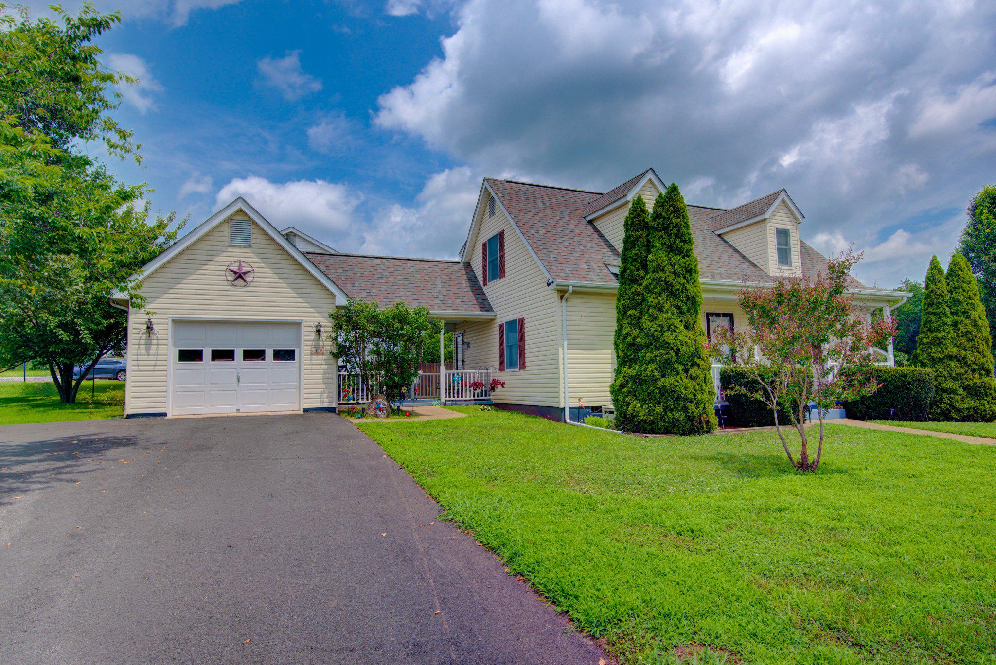 11747 BATTLE RIDGE DR, REMINGTON, Virginia 22734, 3 Bedrooms Bedrooms, ,2 BathroomsBathrooms,Residential,11747 BATTLE RIDGE DR,VAFQ2023002 MLS # VAFQ2023002 11747 BATTLE RIDGE DR, REMINGTON, Virginia 22734, 3 Bedrooms Bedrooms, ,2 BathroomsBathrooms,Residential,11747 BATTLE RIDGE DR,VAFQ2023002 MLS # VAFQ2023002