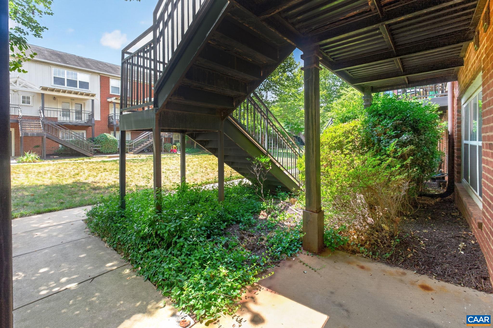 1915 BEECHCREST CT, CHARLOTTESVILLE, Virginia 22903, 3 Bedrooms Bedrooms, ,3 BathroomsBathrooms,Residential,1915 BEECHCREST CT,679423 MLS # 679423