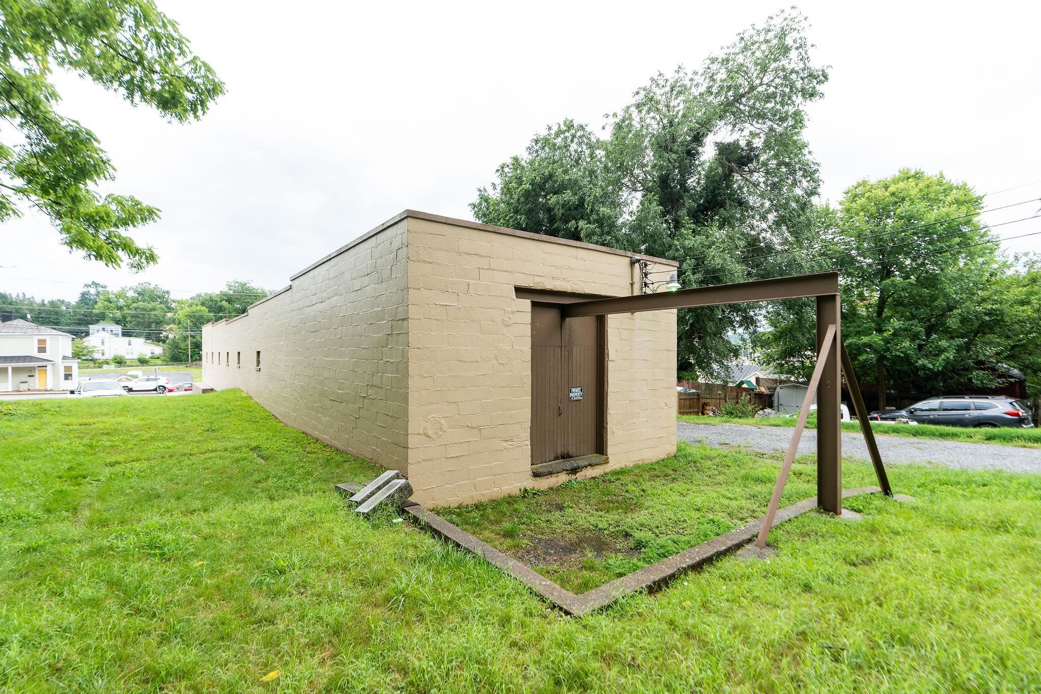 820 N AUGUSTA ST, STAUNTON, Virginia 24401, ,Commercial,820 N AUGUSTA ST,679467 MLS # 679467 820 N AUGUSTA ST, STAUNTON, Virginia 24401, ,Commercial,820 N AUGUSTA ST,679467 MLS # 679467