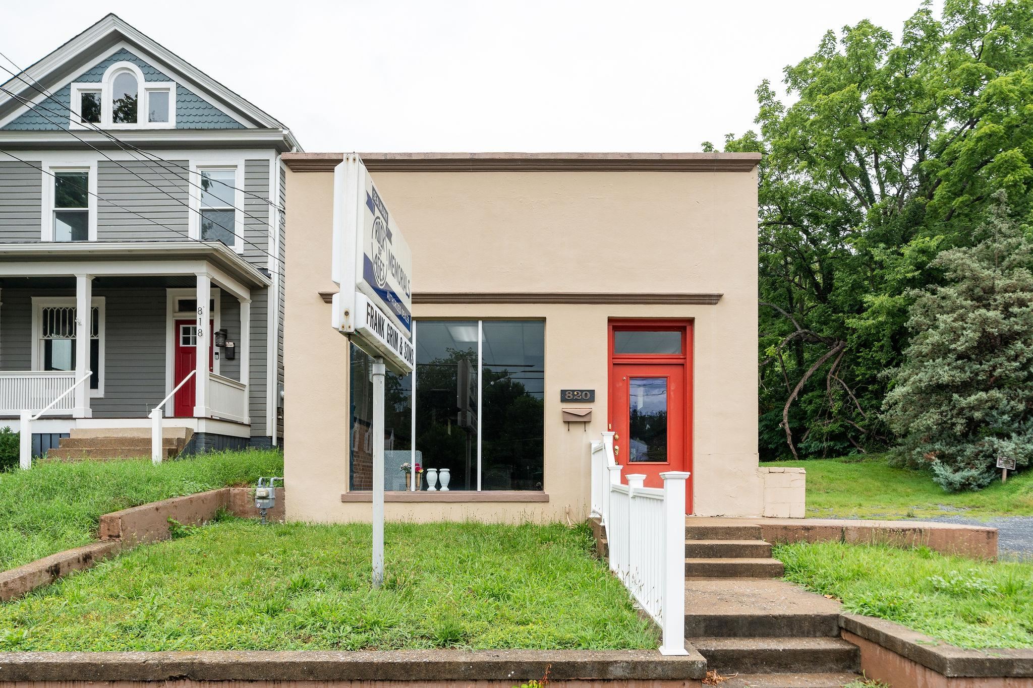 820 N AUGUSTA ST, STAUNTON, Virginia 24401, ,Commercial,820 N AUGUSTA ST,679467 MLS # 679467 820 N AUGUSTA ST, STAUNTON, Virginia 24401, ,Commercial,820 N AUGUSTA ST,679467 MLS # 679467