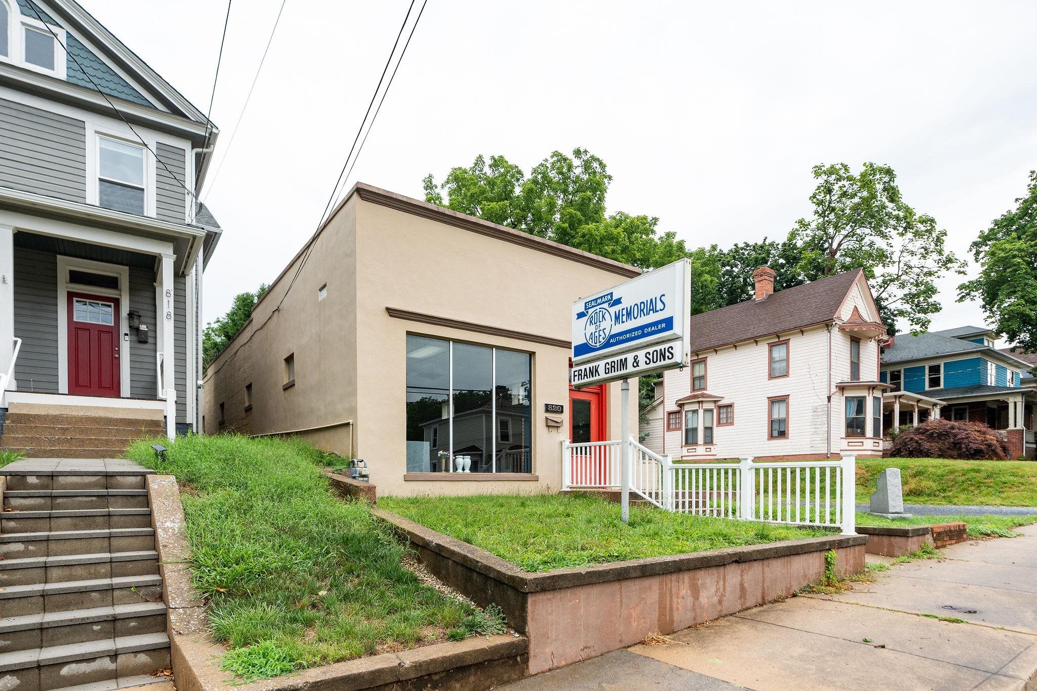 820 N AUGUSTA ST, STAUNTON, Virginia 24401, ,Commercial,820 N AUGUSTA ST,679467 MLS # 679467 820 N AUGUSTA ST, STAUNTON, Virginia 24401, ,Commercial,820 N AUGUSTA ST,679467 MLS # 679467