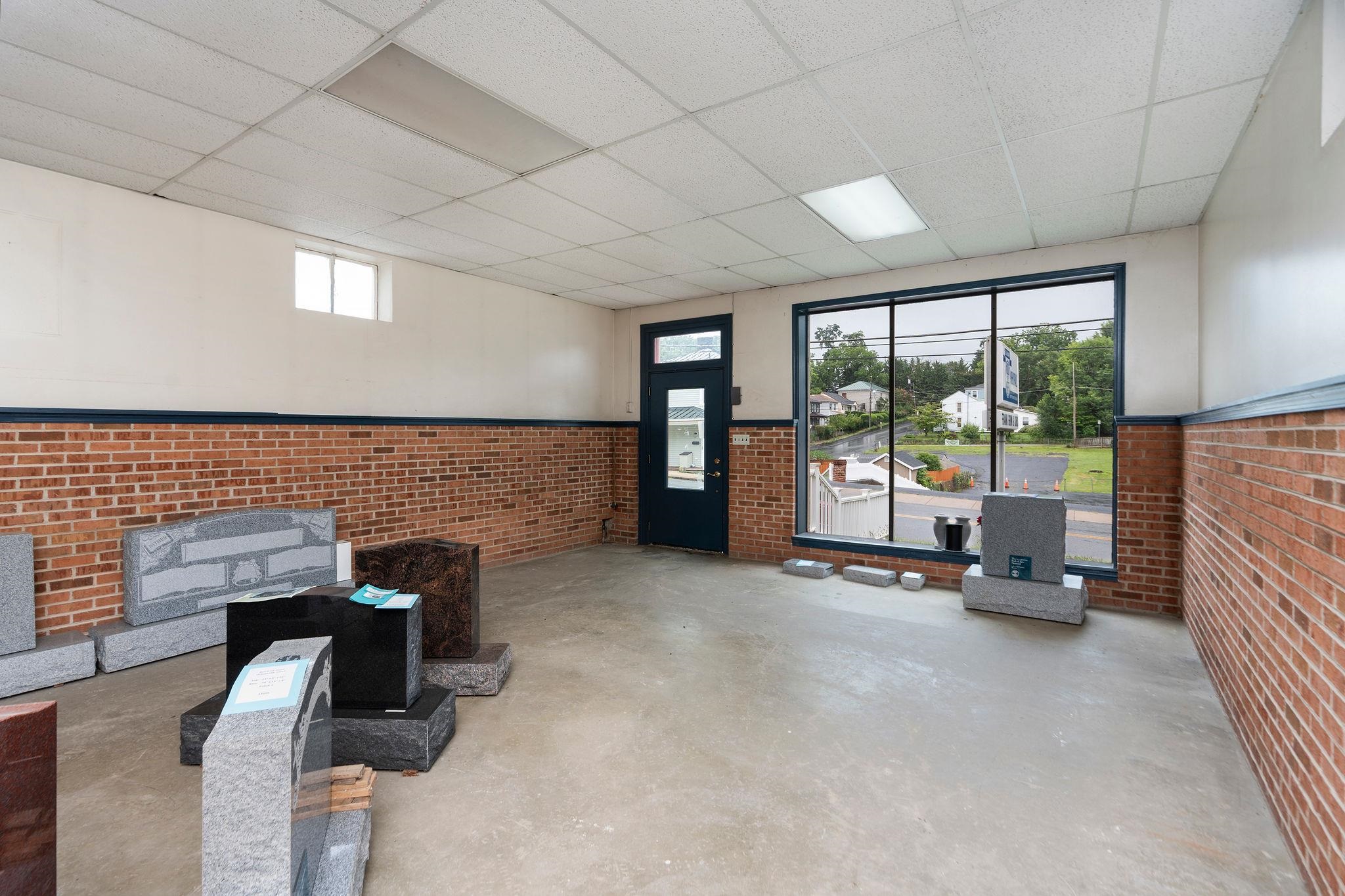 820 N AUGUSTA ST, STAUNTON, Virginia 24401, ,Commercial,820 N AUGUSTA ST,679467 MLS # 679467 820 N AUGUSTA ST, STAUNTON, Virginia 24401, ,Commercial,820 N AUGUSTA ST,679467 MLS # 679467