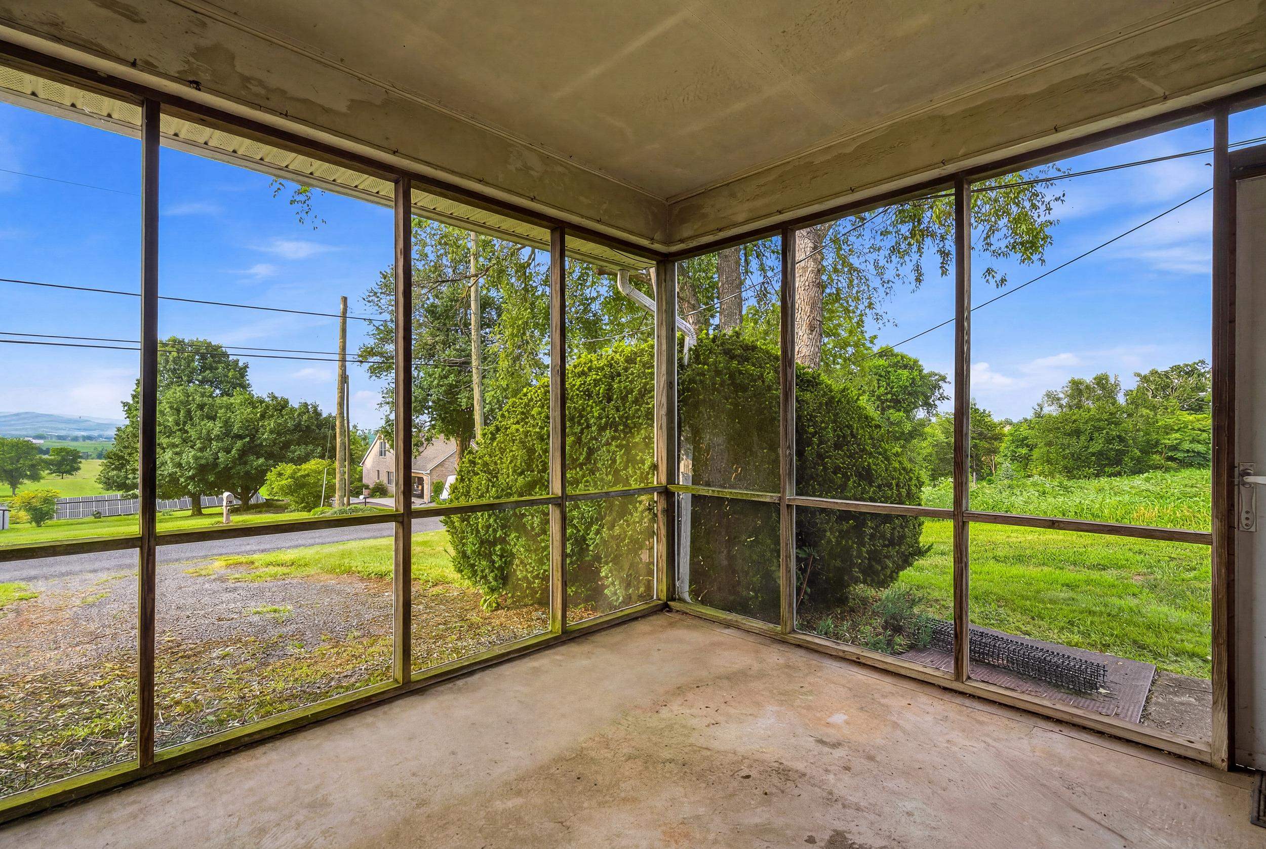 2457 EVERSOLE RD, ROCKINGHAM, Virginia 22802, 3 Bedrooms Bedrooms, ,2 BathroomsBathrooms,Residential,2457 EVERSOLE RD,679451 MLS # 679451