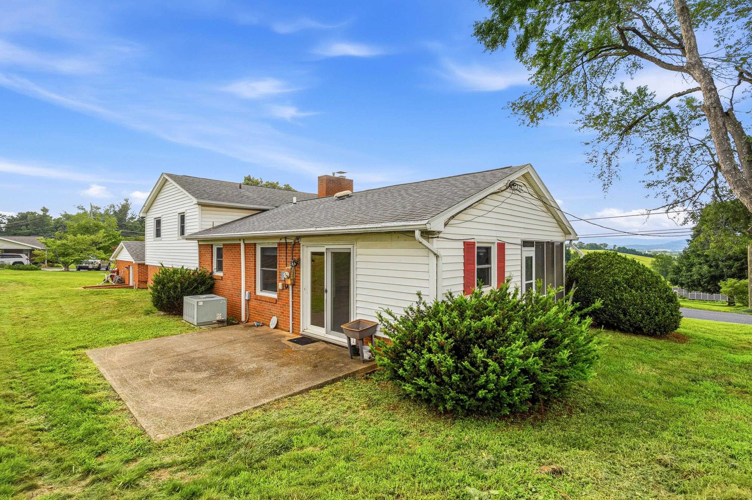 2457 EVERSOLE RD, ROCKINGHAM, Virginia 22802, 3 Bedrooms Bedrooms, ,2 BathroomsBathrooms,Residential,2457 EVERSOLE RD,679451 MLS # 679451
