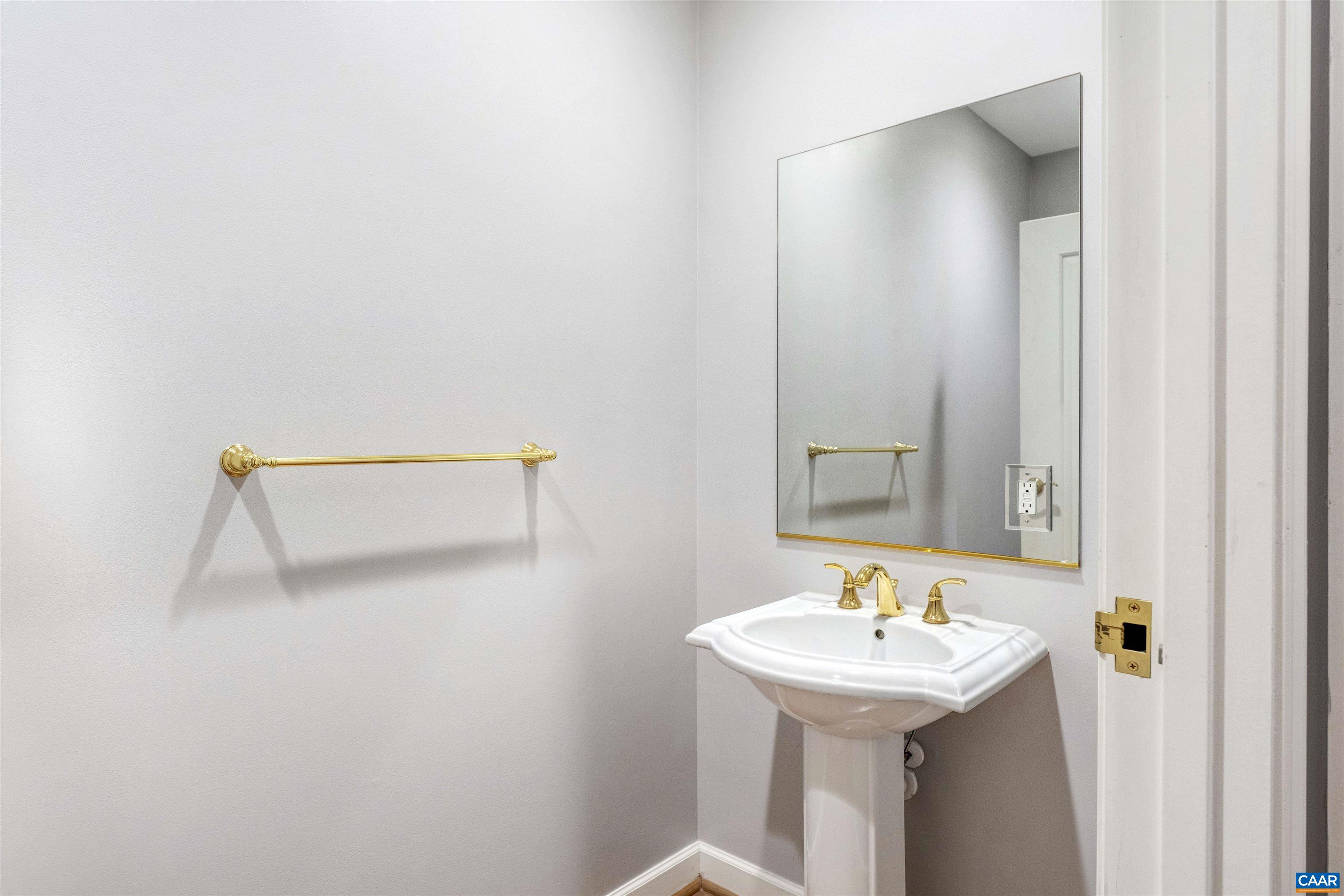 112 SE 5TH ST, CHARLOTTESVILLE, Virginia 22902, 2 Bedrooms Bedrooms, ,2 BathroomsBathrooms,Residential,HOLSINGER CONDO WITH SECURE PARKING,112 SE 5TH ST,679457 MLS # 679457 112 SE 5TH ST, CHARLOTTESVILLE, Virginia 22902, 2 Bedrooms Bedrooms, ,2 BathroomsBathrooms,Residential,HOLSINGER CONDO WITH SECURE PARKING,112 SE 5TH ST,679457 MLS # 679457