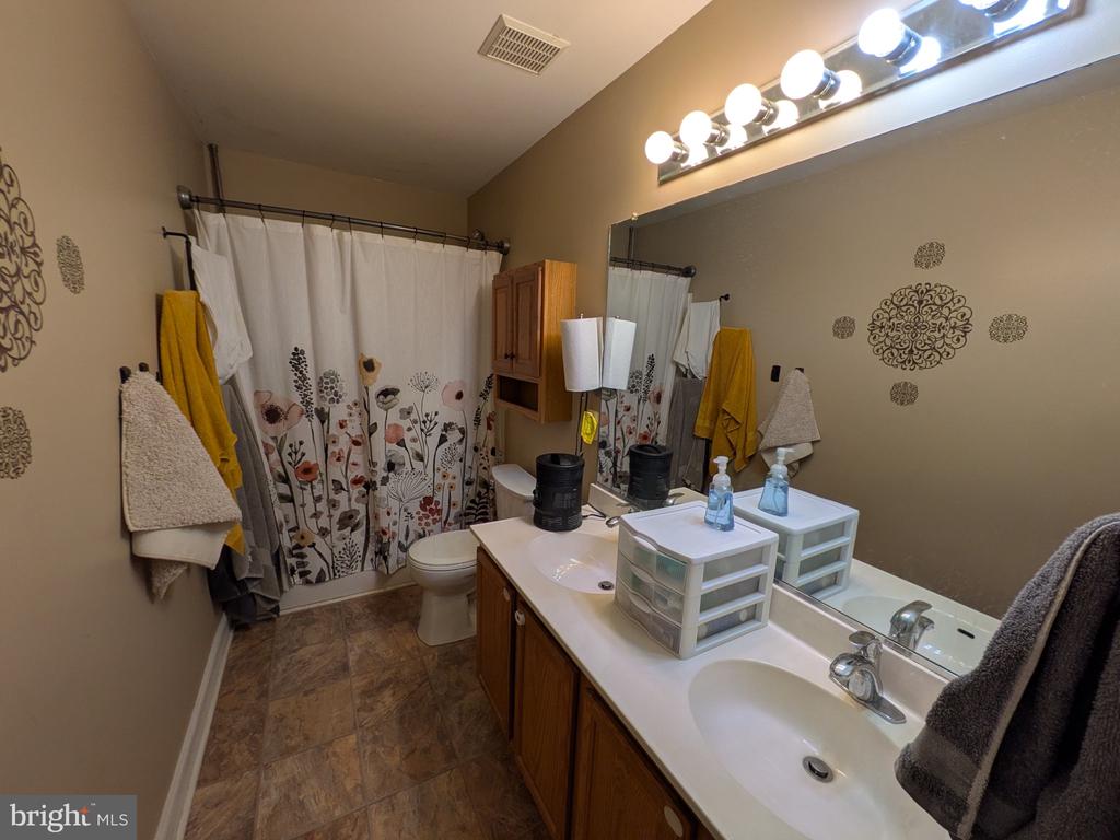 823 WOODCREST LOOP, CULPEPER, Virginia 22701, 5 Bedrooms Bedrooms, ,3 BathroomsBathrooms,Residential,823 WOODCREST LOOP,VACU2014120 MLS # VACU2014120