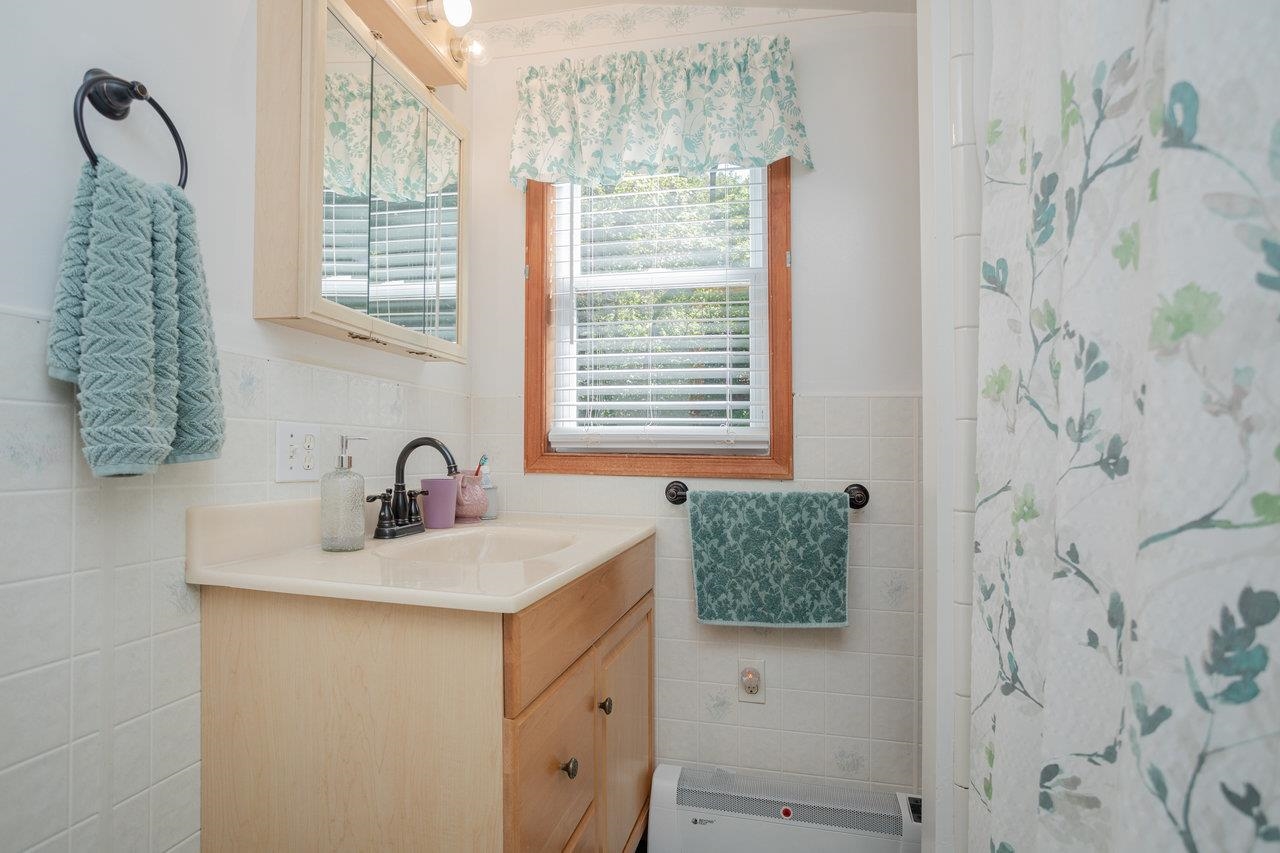 279 HELMS RD, STANLEY, Virginia 22851, 5 Bedrooms Bedrooms, ,2 BathroomsBathrooms,Residential,279 HELMS RD,674429 MLS # 674429 279 HELMS RD, STANLEY, Virginia 22851, 5 Bedrooms Bedrooms, ,2 BathroomsBathrooms,Residential,279 HELMS RD,674429 MLS # 674429