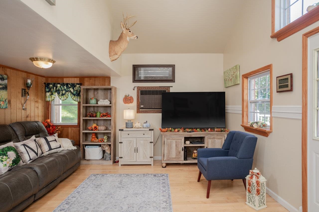 279 HELMS RD, STANLEY, Virginia 22851, 5 Bedrooms Bedrooms, ,2 BathroomsBathrooms,Residential,279 HELMS RD,674429 MLS # 674429 279 HELMS RD, STANLEY, Virginia 22851, 5 Bedrooms Bedrooms, ,2 BathroomsBathrooms,Residential,279 HELMS RD,674429 MLS # 674429