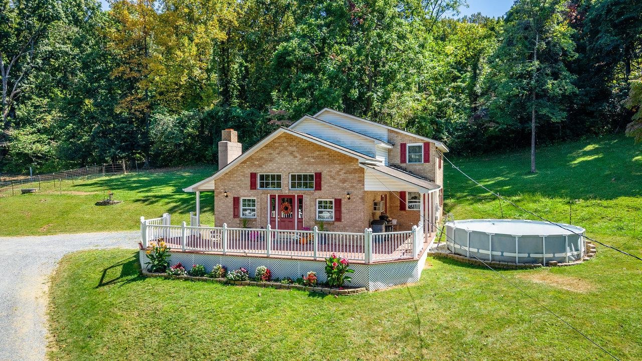 279 HELMS RD, STANLEY, Virginia 22851, 5 Bedrooms Bedrooms, ,2 BathroomsBathrooms,Residential,279 HELMS RD,674429 MLS # 674429 279 HELMS RD, STANLEY, Virginia 22851, 5 Bedrooms Bedrooms, ,2 BathroomsBathrooms,Residential,279 HELMS RD,674429 MLS # 674429