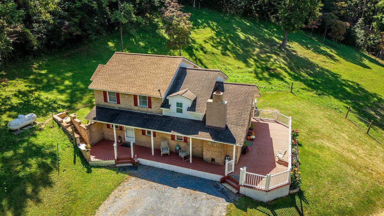 279 HELMS RD, STANLEY, Virginia 22851, 5 Bedrooms Bedrooms, ,2 BathroomsBathrooms,Residential,279 HELMS RD,674429 MLS # 674429 279 HELMS RD, STANLEY, Virginia 22851, 5 Bedrooms Bedrooms, ,2 BathroomsBathrooms,Residential,279 HELMS RD,674429 MLS # 674429