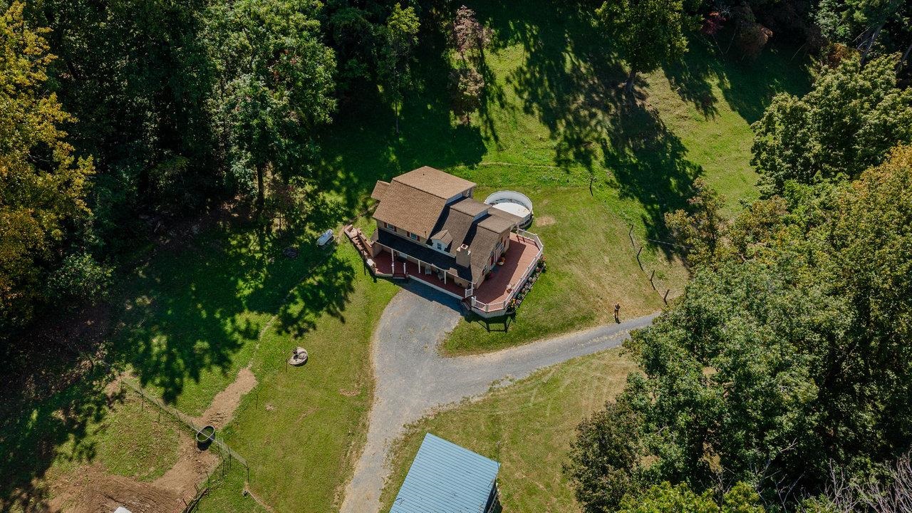 279 HELMS RD, STANLEY, Virginia 22851, 5 Bedrooms Bedrooms, ,2 BathroomsBathrooms,Residential,279 HELMS RD,674429 MLS # 674429 279 HELMS RD, STANLEY, Virginia 22851, 5 Bedrooms Bedrooms, ,2 BathroomsBathrooms,Residential,279 HELMS RD,674429 MLS # 674429