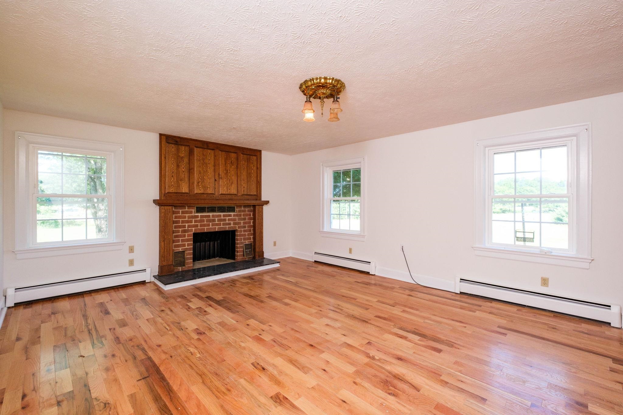 1370 MIDDLEBROOK RD, STAUNTON, Virginia 24401, 5 Bedrooms Bedrooms, ,4 BathroomsBathrooms,Residential,1370 MIDDLEBROOK RD,679487 MLS # 679487 1370 MIDDLEBROOK RD, STAUNTON, Virginia 24401, 5 Bedrooms Bedrooms, ,4 BathroomsBathrooms,Residential,1370 MIDDLEBROOK RD,679487 MLS # 679487
