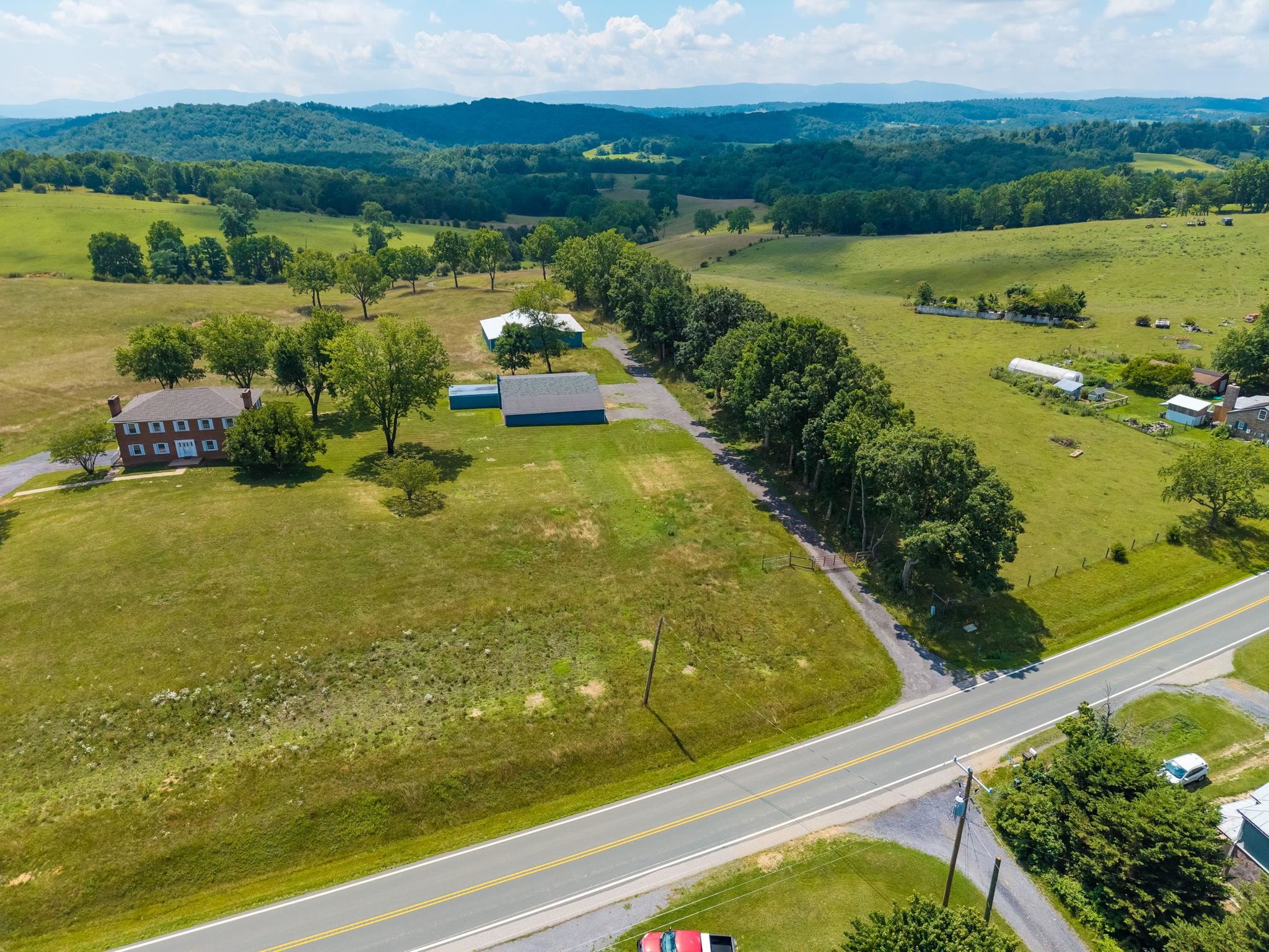 1370 MIDDLEBROOK RD, STAUNTON, Virginia 24401, 5 Bedrooms Bedrooms, ,4 BathroomsBathrooms,Residential,1370 MIDDLEBROOK RD,679487 MLS # 679487 1370 MIDDLEBROOK RD, STAUNTON, Virginia 24401, 5 Bedrooms Bedrooms, ,4 BathroomsBathrooms,Residential,1370 MIDDLEBROOK RD,679487 MLS # 679487