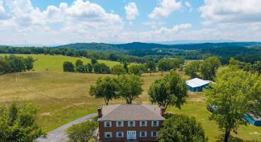 1370 MIDDLEBROOK RD, STAUNTON, Virginia 24401, 5 Bedrooms Bedrooms, ,4 BathroomsBathrooms,Residential,1370 MIDDLEBROOK RD,679487 MLS # 679487