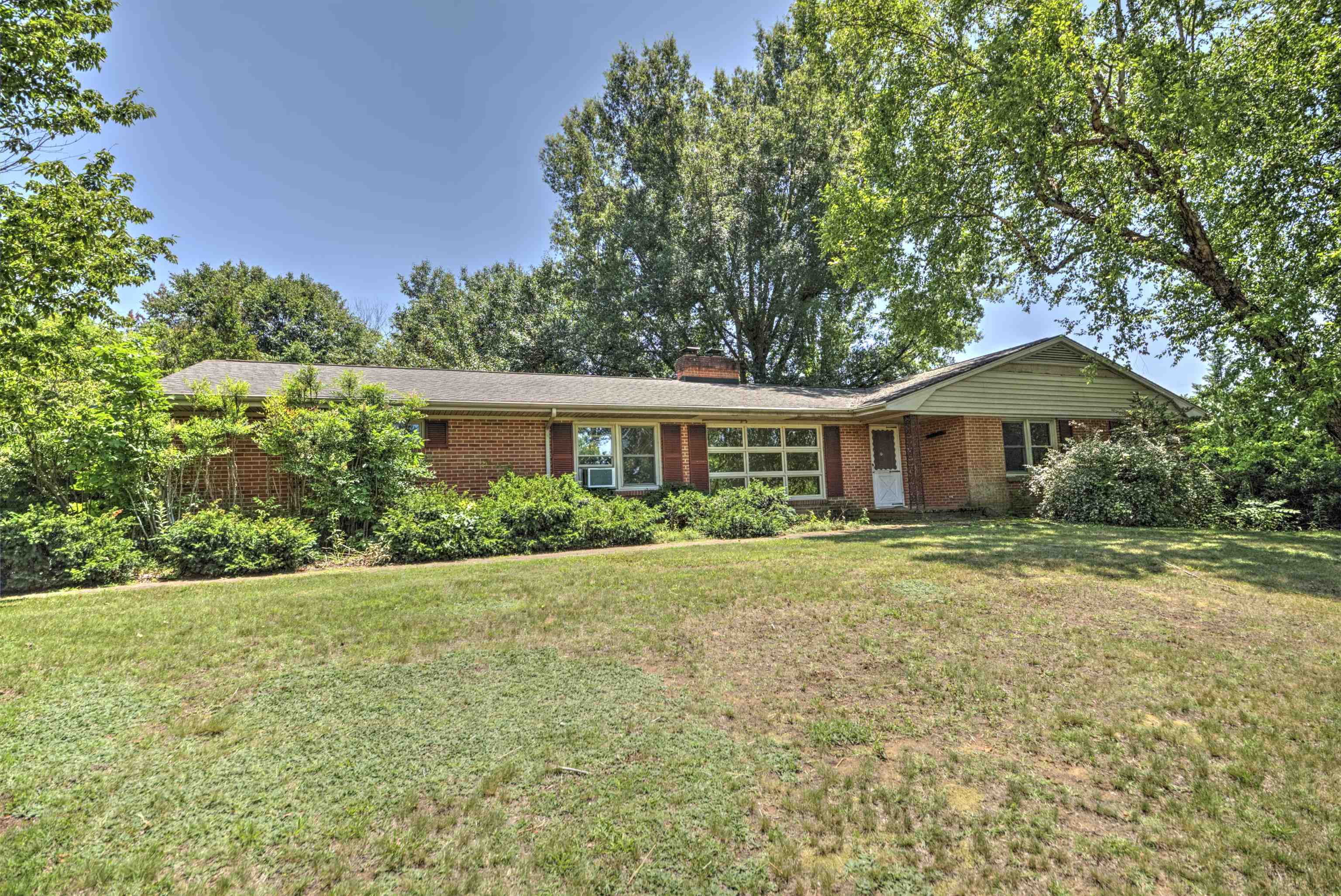 1667 LAUREL HILL RD, VERONA, Virginia 24482, 3 Bedrooms Bedrooms, ,2 BathroomsBathrooms,Residential,1667 LAUREL HILL RD,679497 MLS # 679497 1667 LAUREL HILL RD, VERONA, Virginia 24482, 3 Bedrooms Bedrooms, ,2 BathroomsBathrooms,Residential,1667 LAUREL HILL RD,679497 MLS # 679497
