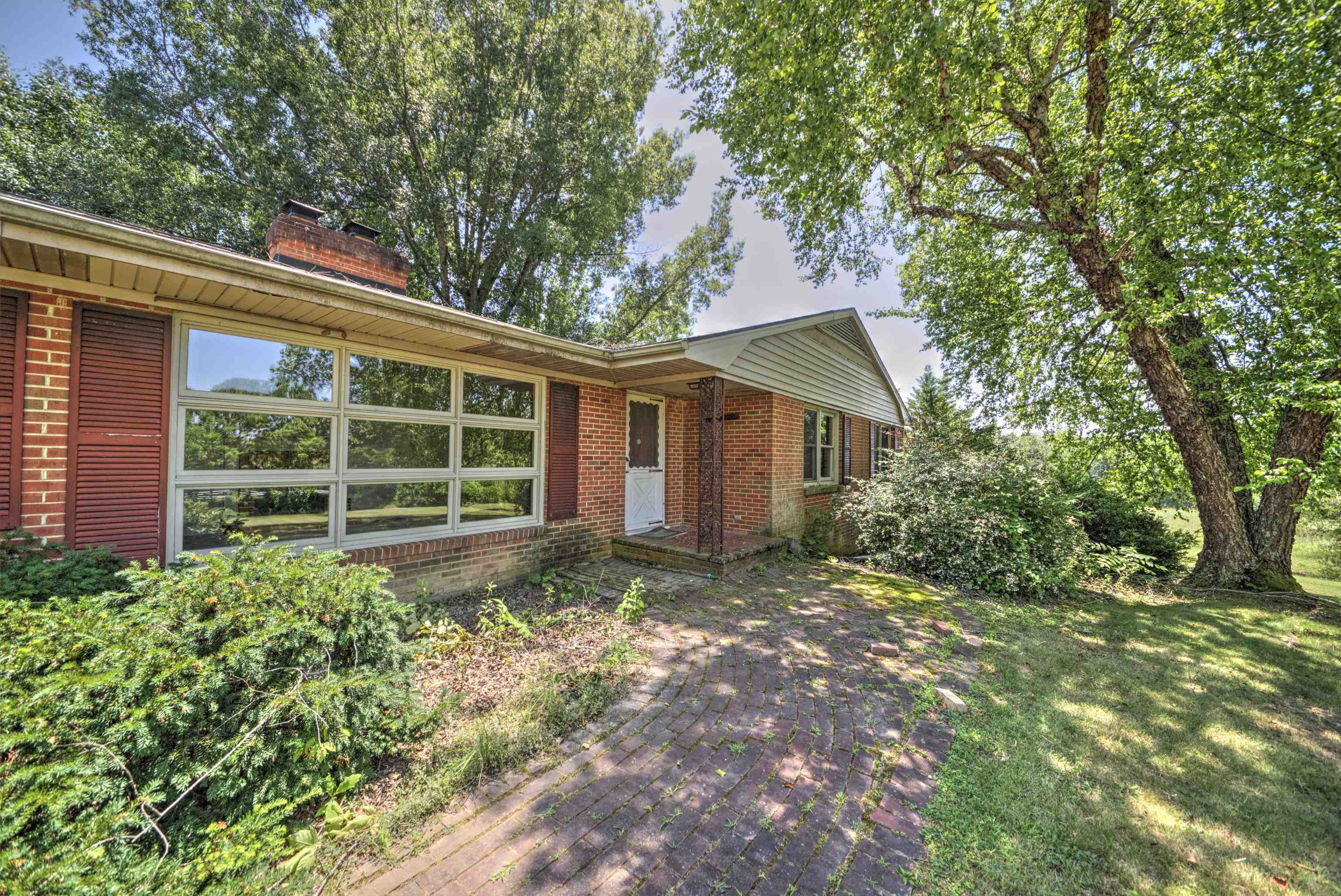 1667 LAUREL HILL RD, VERONA, Virginia 24482, 3 Bedrooms Bedrooms, ,2 BathroomsBathrooms,Residential,1667 LAUREL HILL RD,679497 MLS # 679497 1667 LAUREL HILL RD, VERONA, Virginia 24482, 3 Bedrooms Bedrooms, ,2 BathroomsBathrooms,Residential,1667 LAUREL HILL RD,679497 MLS # 679497