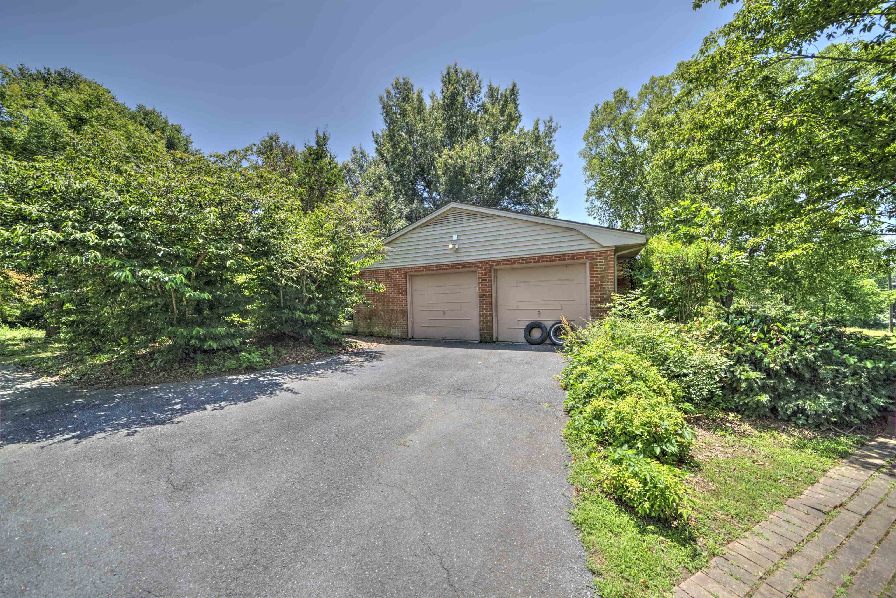 1667 LAUREL HILL RD, VERONA, Virginia 24482, 3 Bedrooms Bedrooms, ,2 BathroomsBathrooms,Residential,1667 LAUREL HILL RD,679497 MLS # 679497 1667 LAUREL HILL RD, VERONA, Virginia 24482, 3 Bedrooms Bedrooms, ,2 BathroomsBathrooms,Residential,1667 LAUREL HILL RD,679497 MLS # 679497