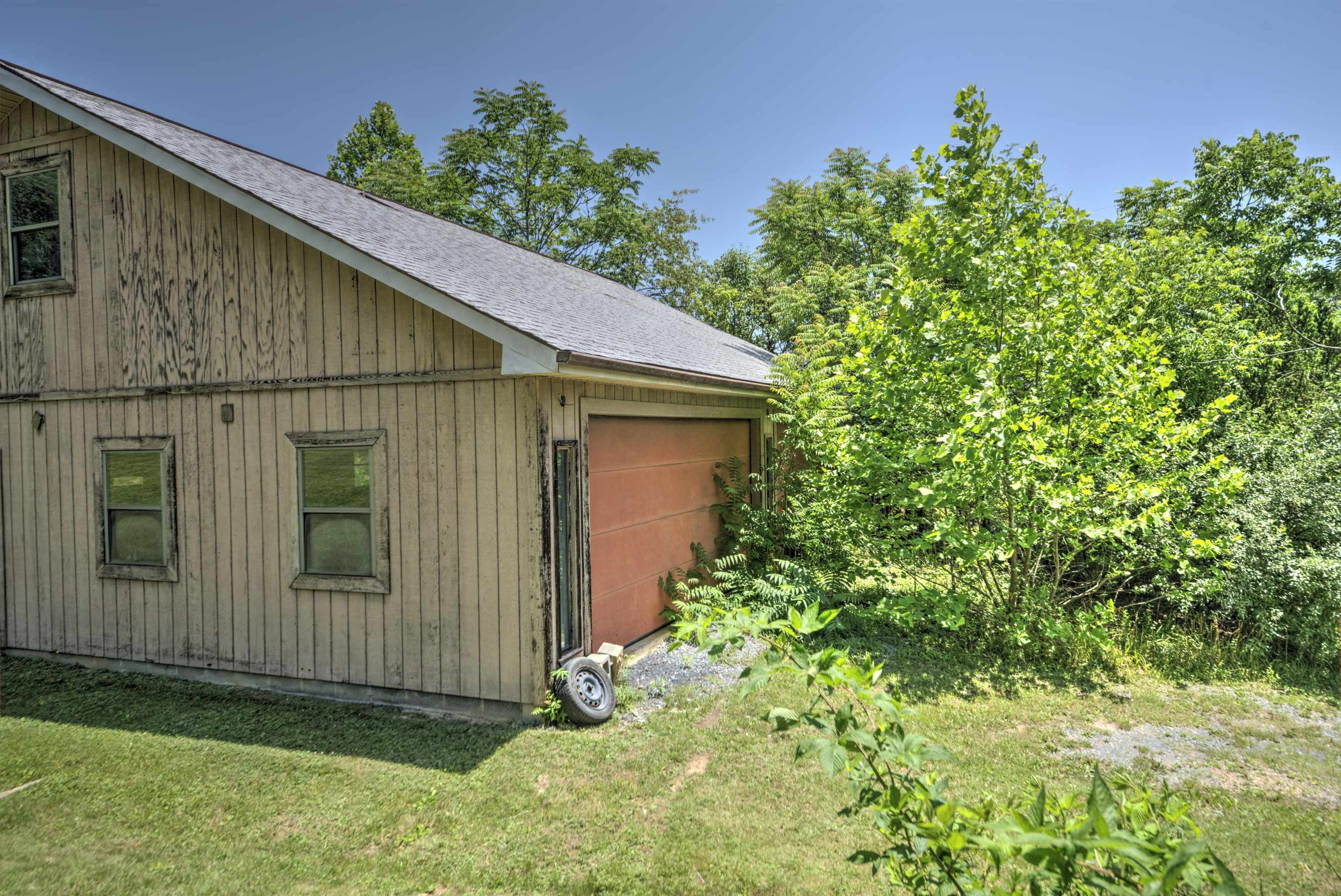 1667 LAUREL HILL RD, VERONA, Virginia 24482, 3 Bedrooms Bedrooms, ,2 BathroomsBathrooms,Residential,1667 LAUREL HILL RD,679497 MLS # 679497 1667 LAUREL HILL RD, VERONA, Virginia 24482, 3 Bedrooms Bedrooms, ,2 BathroomsBathrooms,Residential,1667 LAUREL HILL RD,679497 MLS # 679497