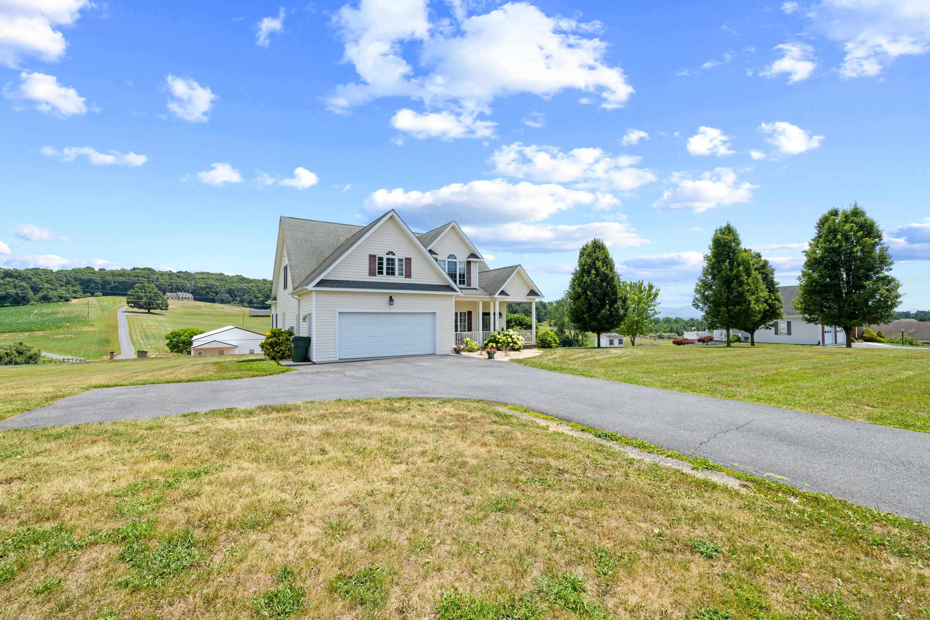 3624 OLD GREENVILLE RD, STAUNTON, Virginia 24401, 3 Bedrooms Bedrooms, ,2 BathroomsBathrooms,Residential,3624 OLD GREENVILLE RD,679506 MLS # 679506