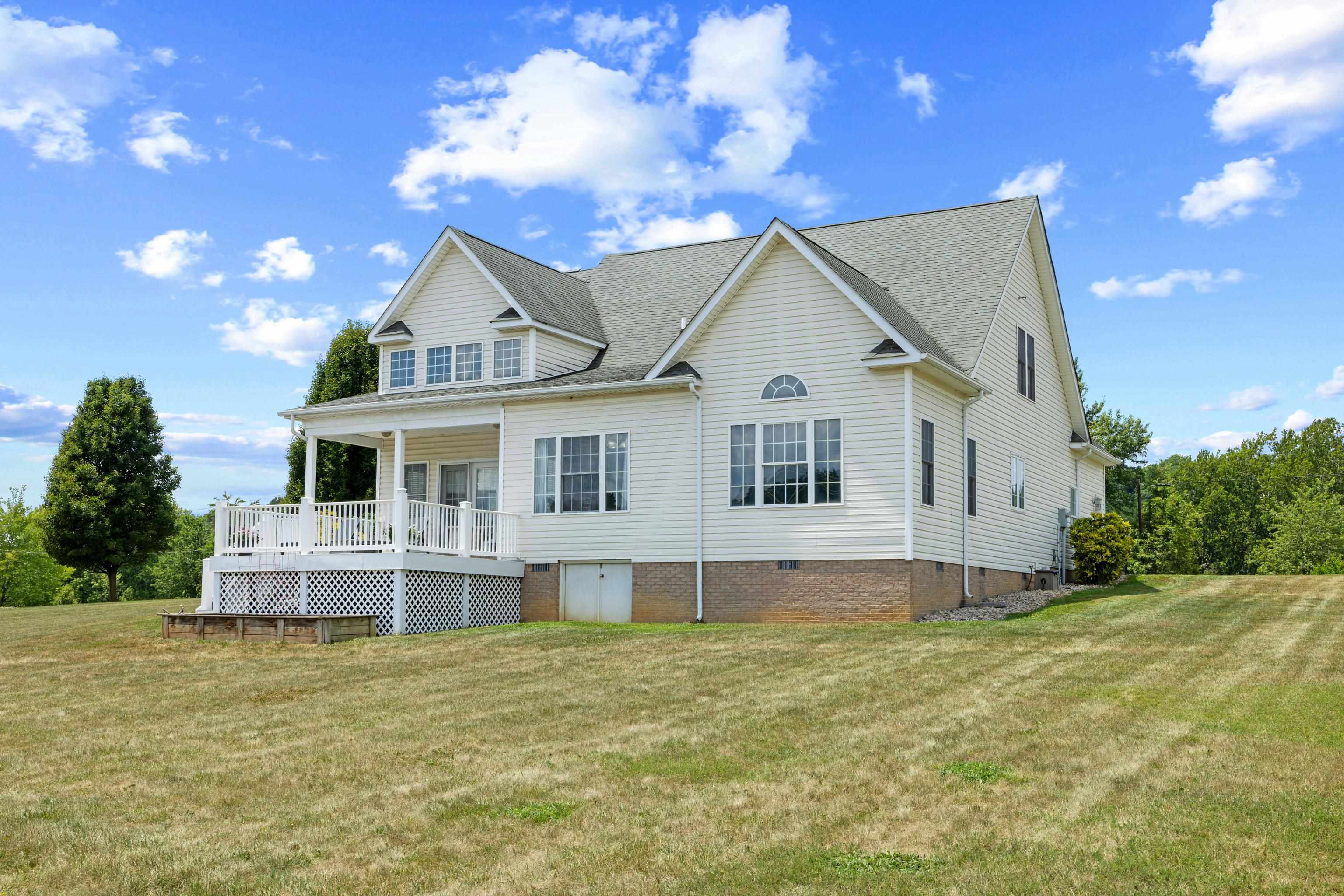 3624 OLD GREENVILLE RD, STAUNTON, Virginia 24401, 3 Bedrooms Bedrooms, ,2 BathroomsBathrooms,Residential,3624 OLD GREENVILLE RD,679506 MLS # 679506