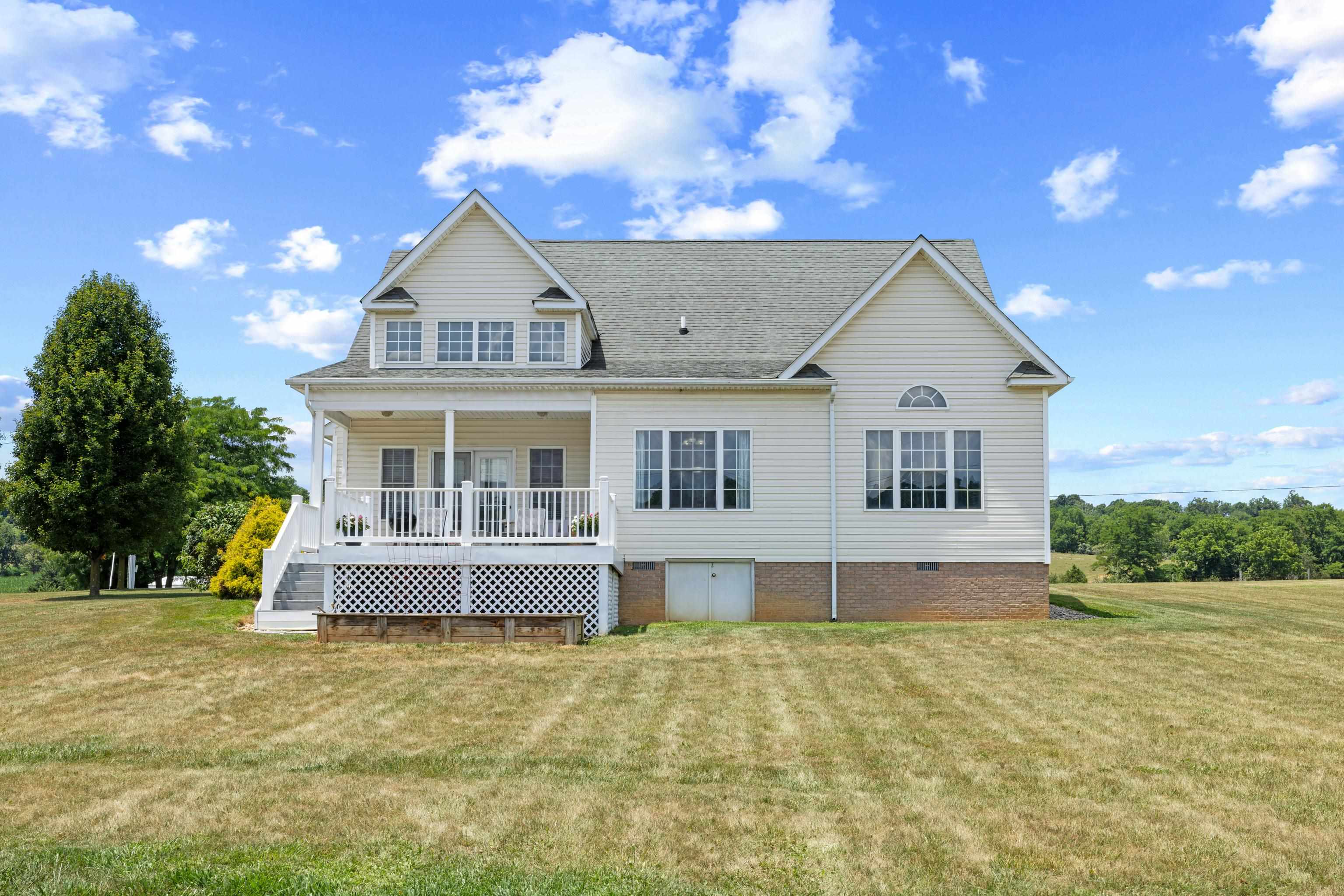 3624 OLD GREENVILLE RD, STAUNTON, Virginia 24401, 3 Bedrooms Bedrooms, ,2 BathroomsBathrooms,Residential,3624 OLD GREENVILLE RD,679506 MLS # 679506