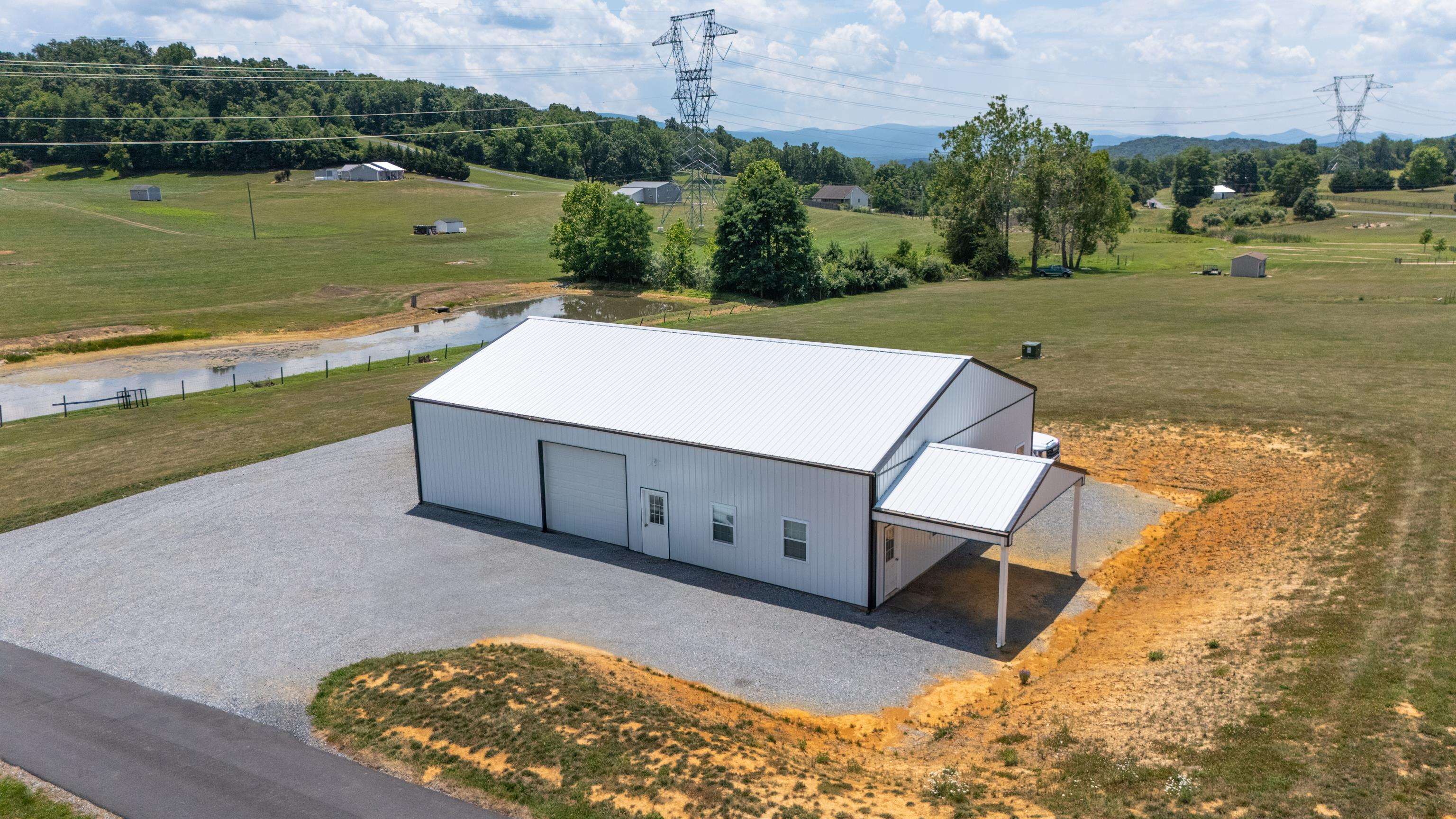 3624 OLD GREENVILLE RD, STAUNTON, Virginia 24401, 3 Bedrooms Bedrooms, ,2 BathroomsBathrooms,Residential,3624 OLD GREENVILLE RD,679506 MLS # 679506
