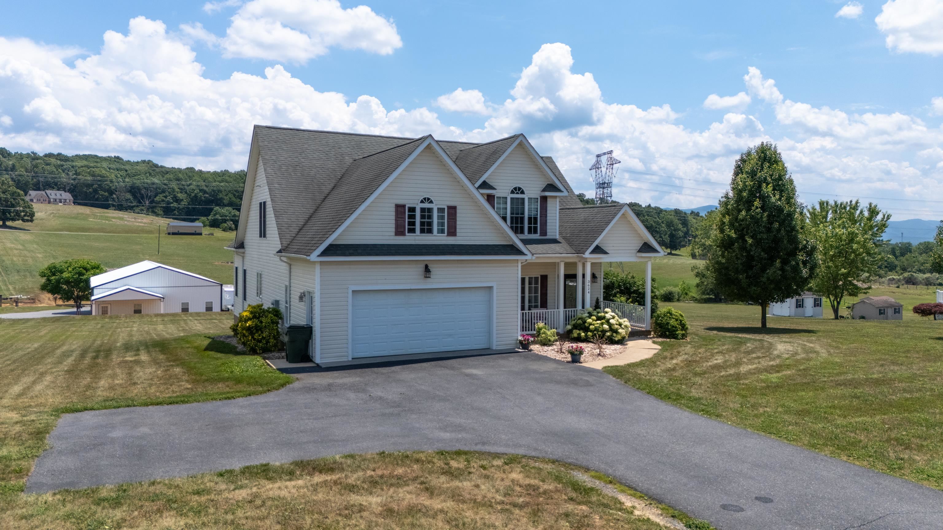 3624 OLD GREENVILLE RD, STAUNTON, Virginia 24401, 3 Bedrooms Bedrooms, ,2 BathroomsBathrooms,Residential,3624 OLD GREENVILLE RD,679506 MLS # 679506
