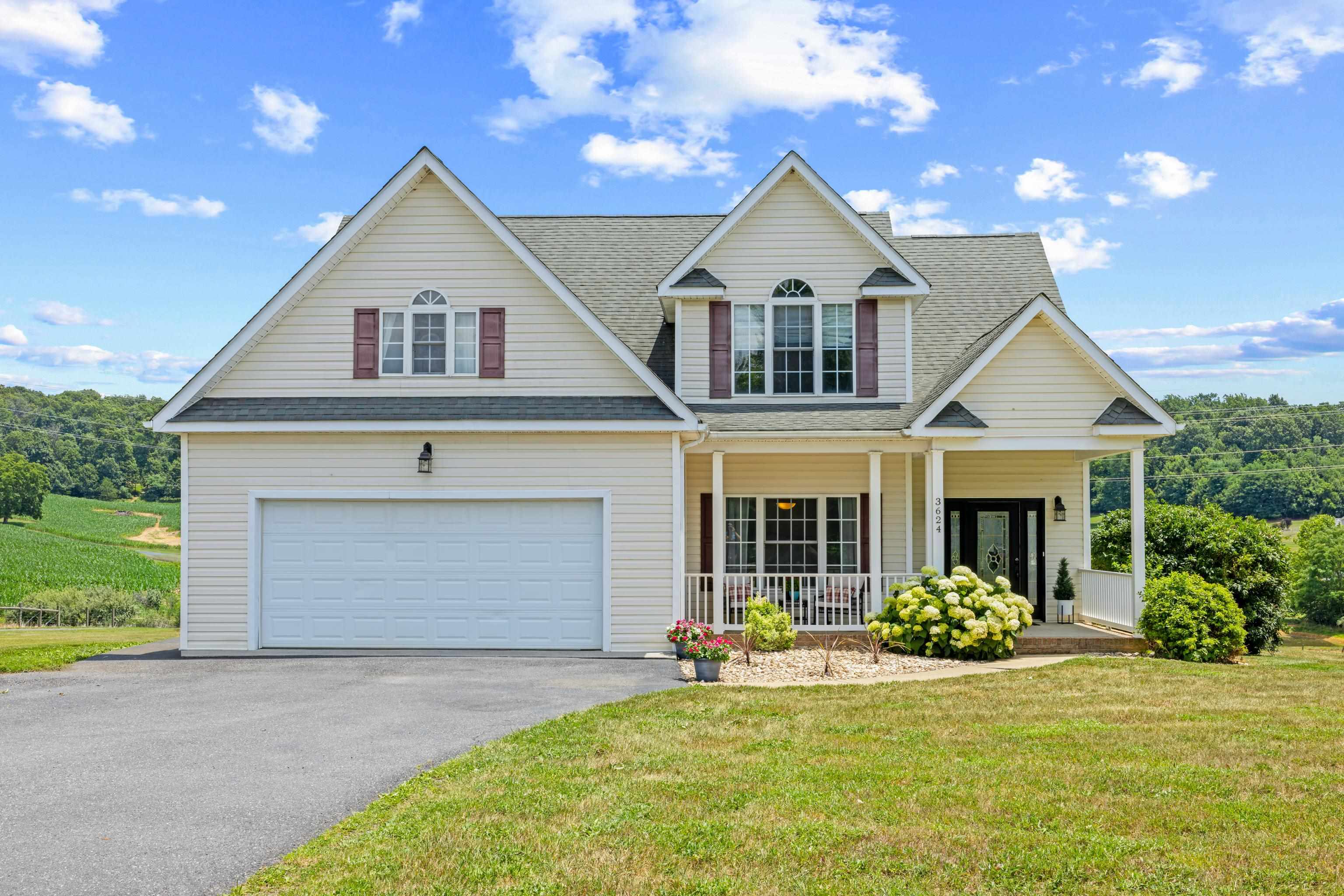 3624 OLD GREENVILLE RD, STAUNTON, Virginia 24401, 3 Bedrooms Bedrooms, ,2 BathroomsBathrooms,Residential,3624 OLD GREENVILLE RD,679506 MLS # 679506