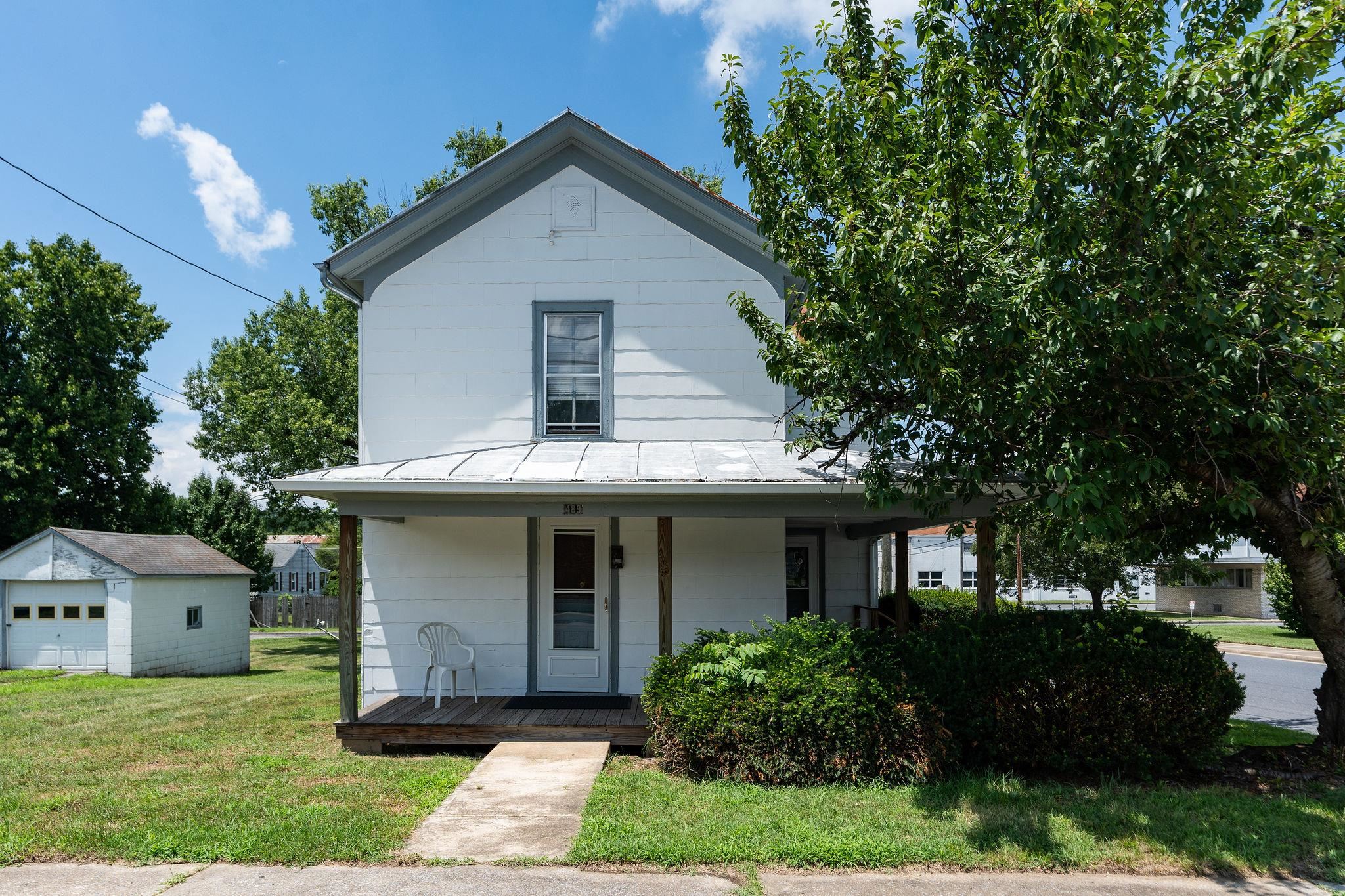 489 N CHARLOTTE AVE, WAYNESBORO, Virginia 22980, 3 Bedrooms Bedrooms, ,1 BathroomBathrooms,Residential,489 N CHARLOTTE AVE,679510 MLS # 679510 489 N CHARLOTTE AVE, WAYNESBORO, Virginia 22980, 3 Bedrooms Bedrooms, ,1 BathroomBathrooms,Residential,489 N CHARLOTTE AVE,679510 MLS # 679510