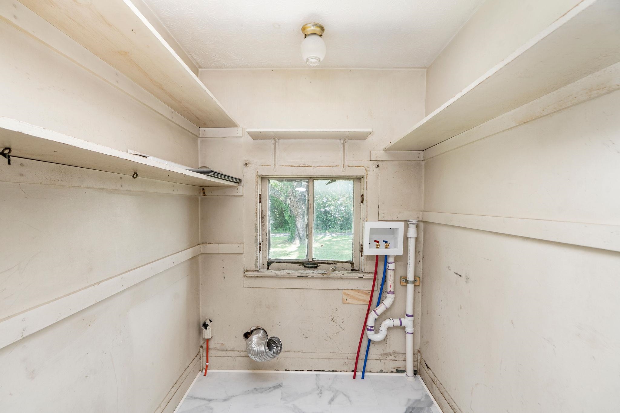 489 N CHARLOTTE AVE, WAYNESBORO, Virginia 22980, 3 Bedrooms Bedrooms, ,1 BathroomBathrooms,Residential,489 N CHARLOTTE AVE,679510 MLS # 679510 489 N CHARLOTTE AVE, WAYNESBORO, Virginia 22980, 3 Bedrooms Bedrooms, ,1 BathroomBathrooms,Residential,489 N CHARLOTTE AVE,679510 MLS # 679510