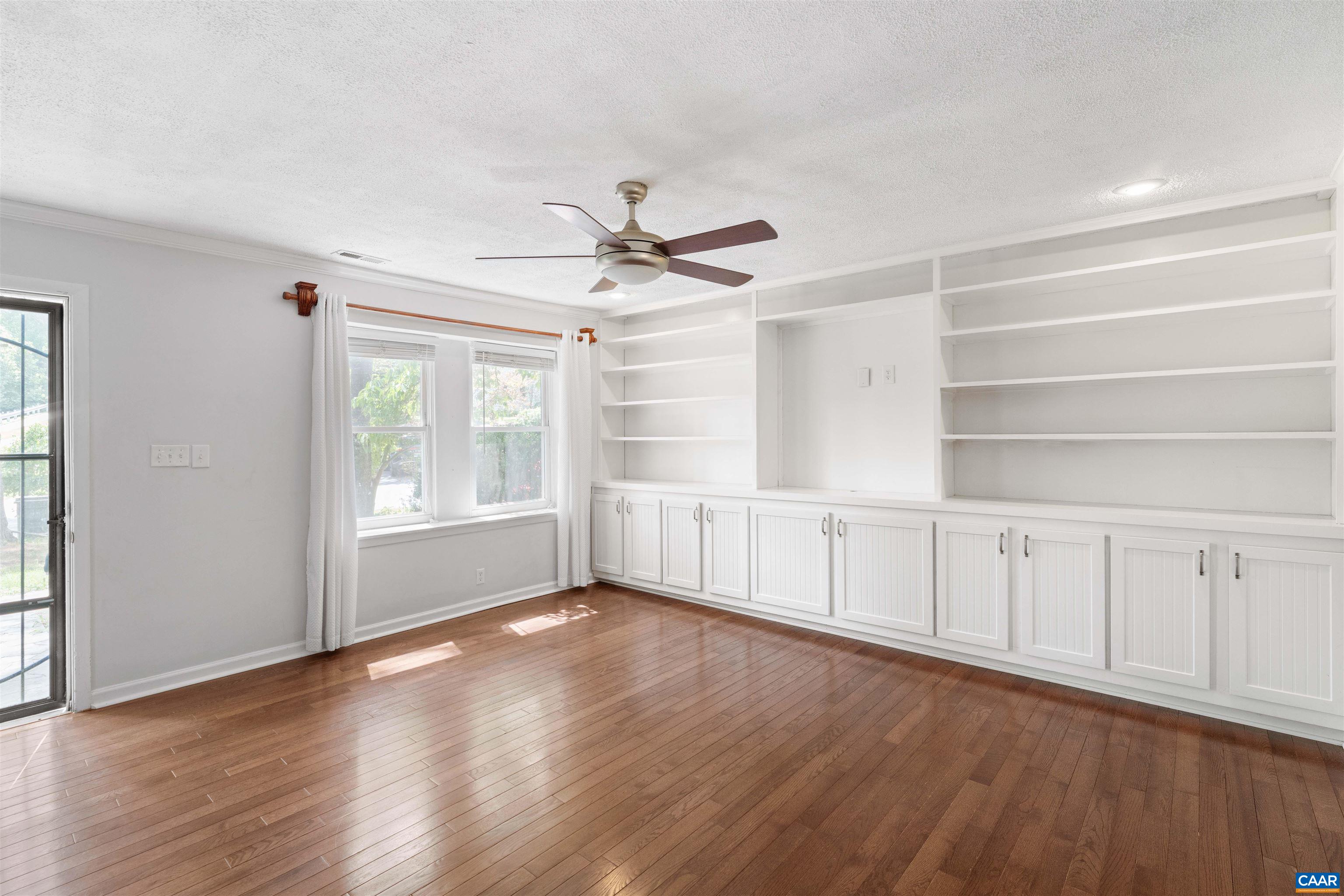 652 LOCKESLEY TER, CHARLOTTESVILLE, Virginia 22903, 3 Bedrooms Bedrooms, ,1 BathroomBathrooms,Residential,652 LOCKESLEY TER,679514 MLS # 679514 652 LOCKESLEY TER, CHARLOTTESVILLE, Virginia 22903, 3 Bedrooms Bedrooms, ,1 BathroomBathrooms,Residential,652 LOCKESLEY TER,679514 MLS # 679514