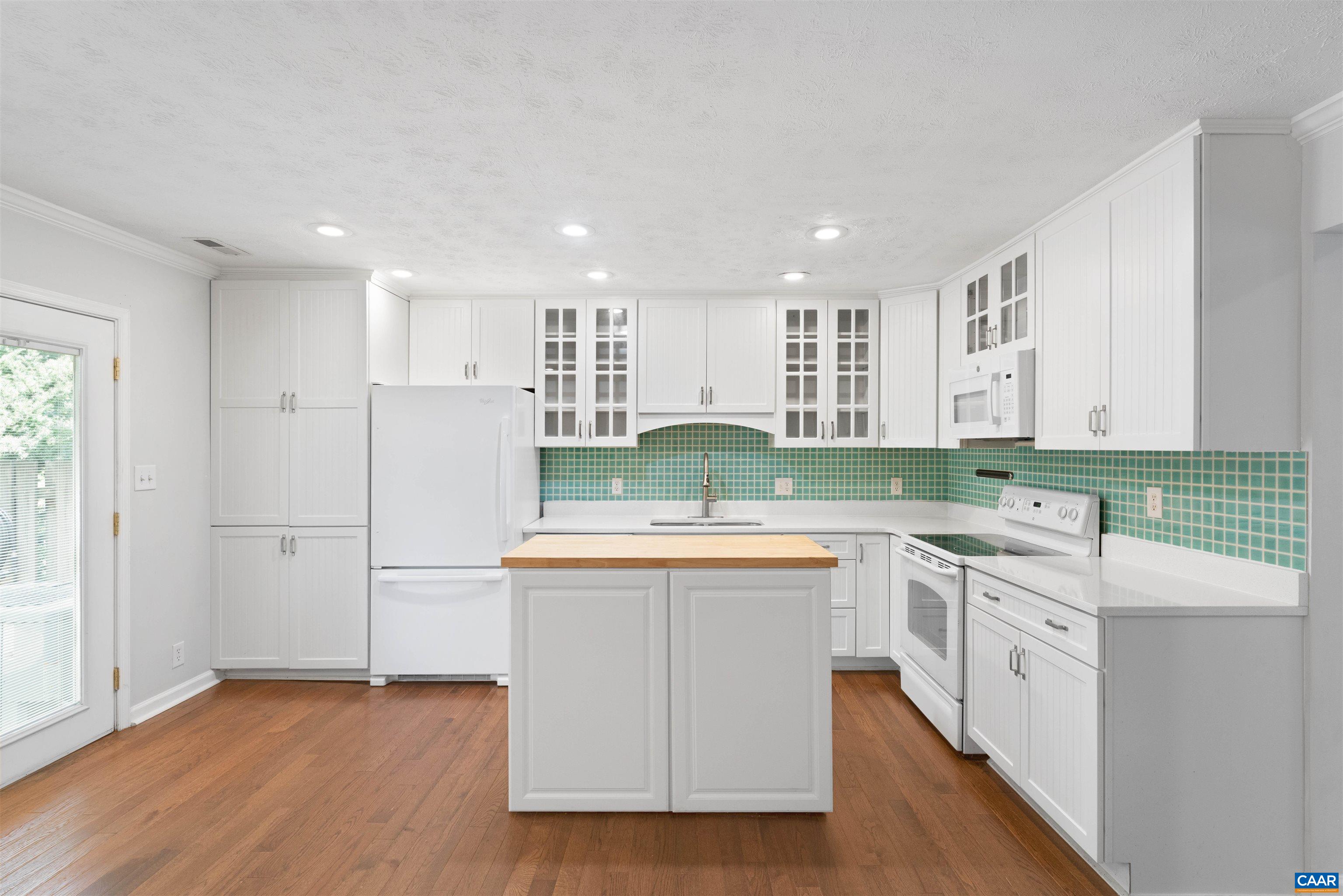 652 LOCKESLEY TER, CHARLOTTESVILLE, Virginia 22903, 3 Bedrooms Bedrooms, ,1 BathroomBathrooms,Residential,652 LOCKESLEY TER,679514 MLS # 679514 652 LOCKESLEY TER, CHARLOTTESVILLE, Virginia 22903, 3 Bedrooms Bedrooms, ,1 BathroomBathrooms,Residential,652 LOCKESLEY TER,679514 MLS # 679514