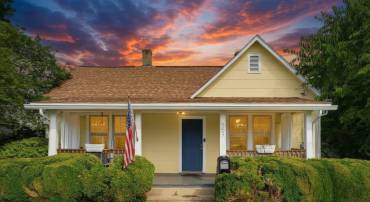 551 HIGHLAND AVE, WAYNESBORO, Virginia 22980, 2 Bedrooms Bedrooms, ,2 BathroomsBathrooms,Residential,551 HIGHLAND AVE,679068 MLS # 679068