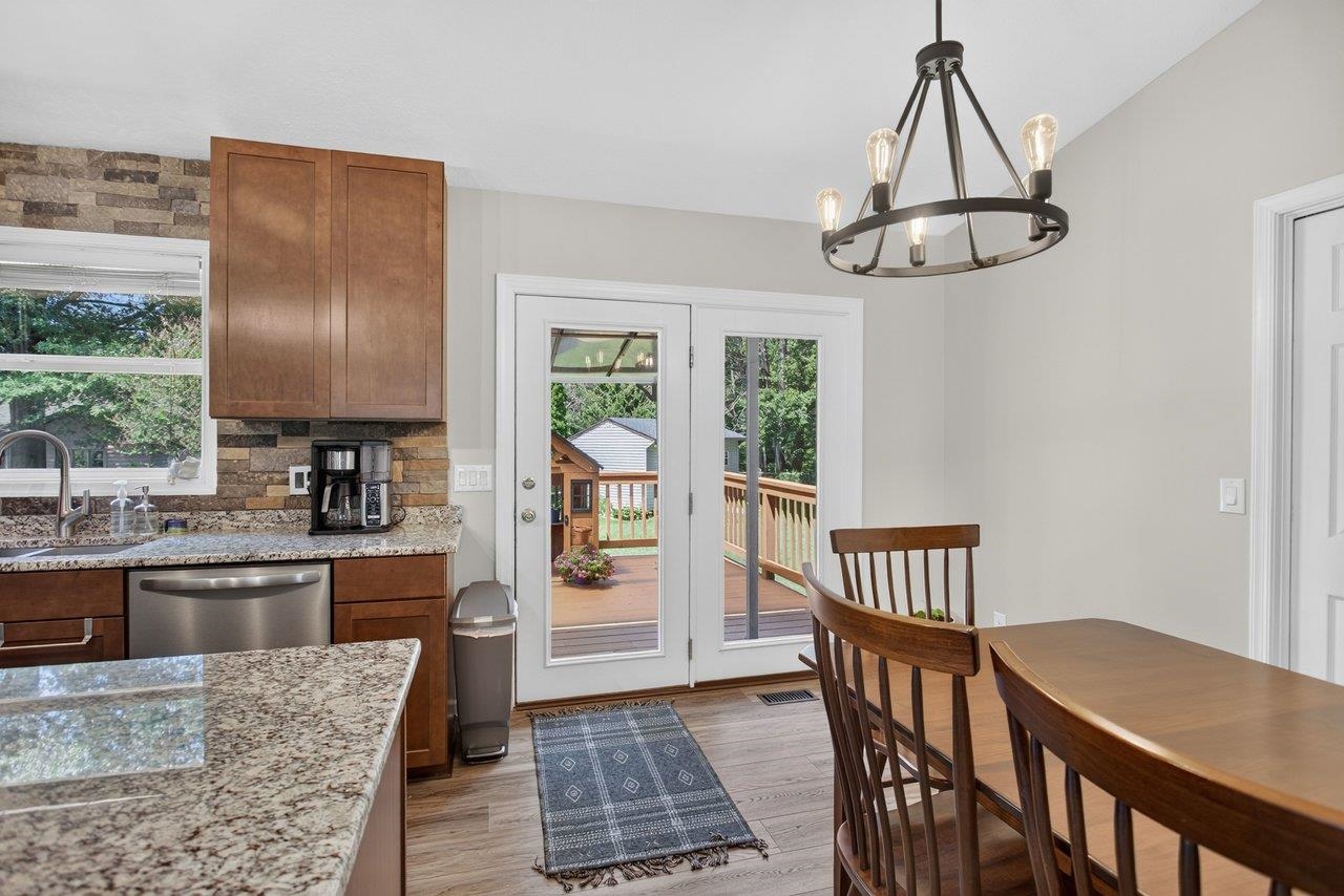 503 E RIVERSIDE DR, BRIDGEWATER, Virginia 22812, 3 Bedrooms Bedrooms, ,2 BathroomsBathrooms,Residential,503 E RIVERSIDE DR,679530 MLS # 679530 503 E RIVERSIDE DR, BRIDGEWATER, Virginia 22812, 3 Bedrooms Bedrooms, ,2 BathroomsBathrooms,Residential,503 E RIVERSIDE DR,679530 MLS # 679530