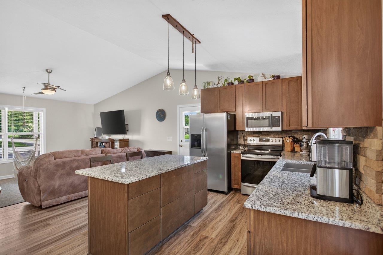 503 E RIVERSIDE DR, BRIDGEWATER, Virginia 22812, 3 Bedrooms Bedrooms, ,2 BathroomsBathrooms,Residential,503 E RIVERSIDE DR,679530 MLS # 679530 503 E RIVERSIDE DR, BRIDGEWATER, Virginia 22812, 3 Bedrooms Bedrooms, ,2 BathroomsBathrooms,Residential,503 E RIVERSIDE DR,679530 MLS # 679530