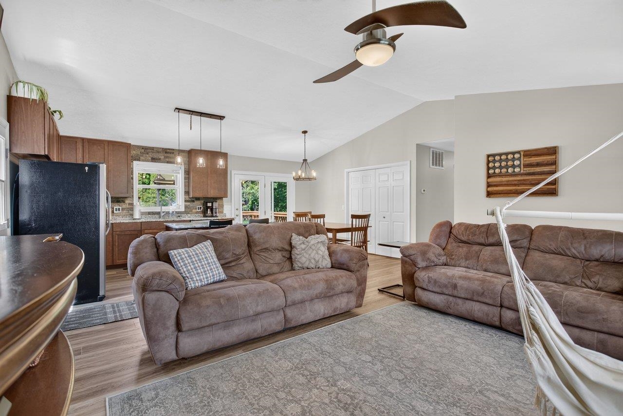 503 E RIVERSIDE DR, BRIDGEWATER, Virginia 22812, 3 Bedrooms Bedrooms, ,2 BathroomsBathrooms,Residential,503 E RIVERSIDE DR,679530 MLS # 679530 503 E RIVERSIDE DR, BRIDGEWATER, Virginia 22812, 3 Bedrooms Bedrooms, ,2 BathroomsBathrooms,Residential,503 E RIVERSIDE DR,679530 MLS # 679530