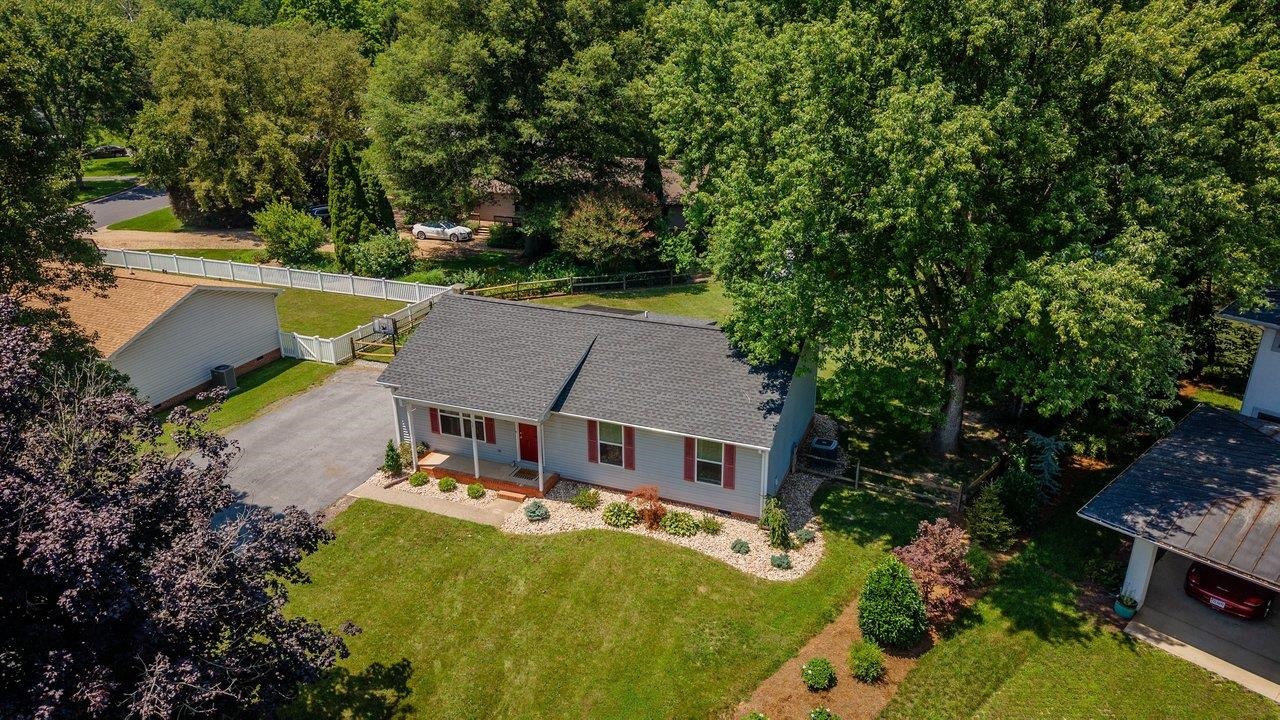 503 E RIVERSIDE DR, BRIDGEWATER, Virginia 22812, 3 Bedrooms Bedrooms, ,2 BathroomsBathrooms,Residential,503 E RIVERSIDE DR,679530 MLS # 679530 503 E RIVERSIDE DR, BRIDGEWATER, Virginia 22812, 3 Bedrooms Bedrooms, ,2 BathroomsBathrooms,Residential,503 E RIVERSIDE DR,679530 MLS # 679530