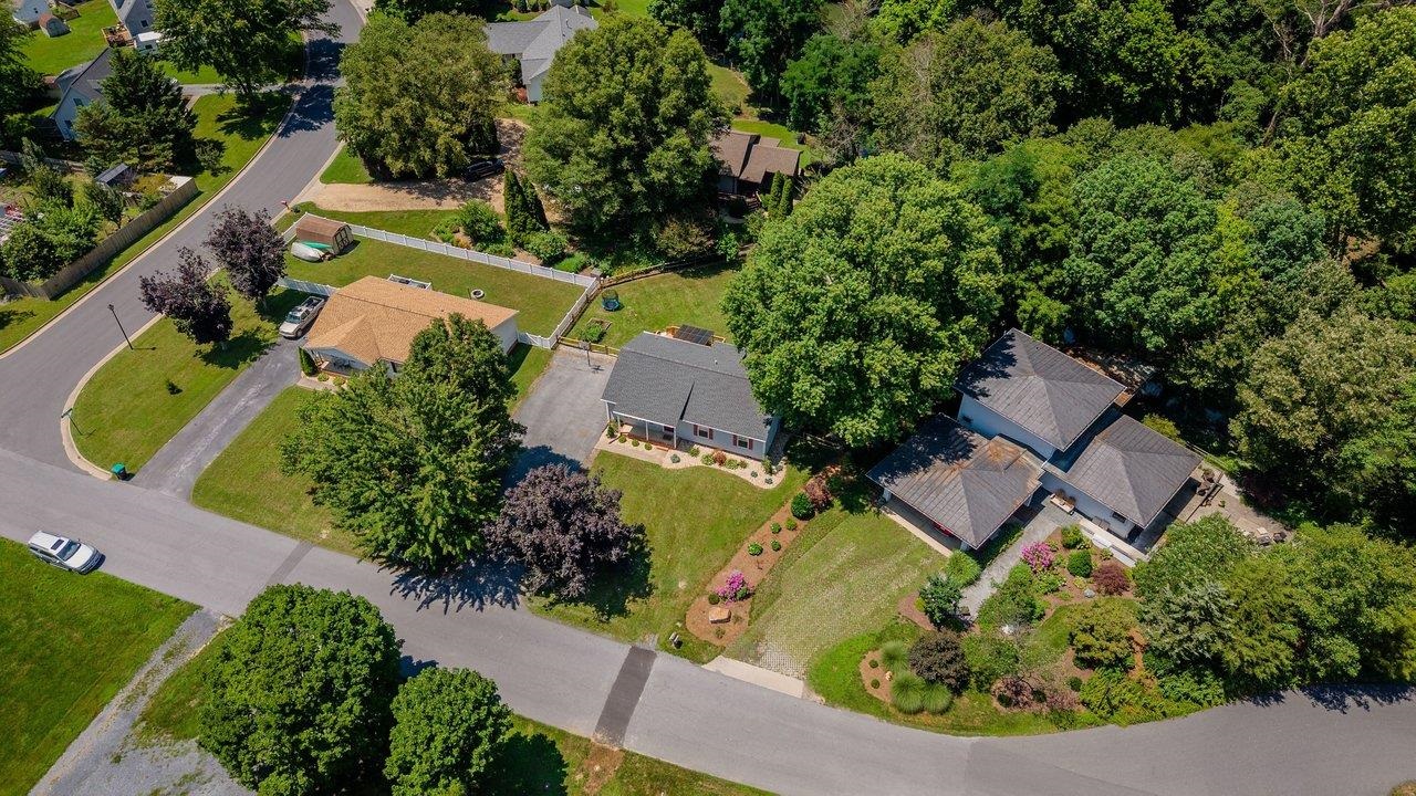 503 E RIVERSIDE DR, BRIDGEWATER, Virginia 22812, 3 Bedrooms Bedrooms, ,2 BathroomsBathrooms,Residential,503 E RIVERSIDE DR,679530 MLS # 679530 503 E RIVERSIDE DR, BRIDGEWATER, Virginia 22812, 3 Bedrooms Bedrooms, ,2 BathroomsBathrooms,Residential,503 E RIVERSIDE DR,679530 MLS # 679530