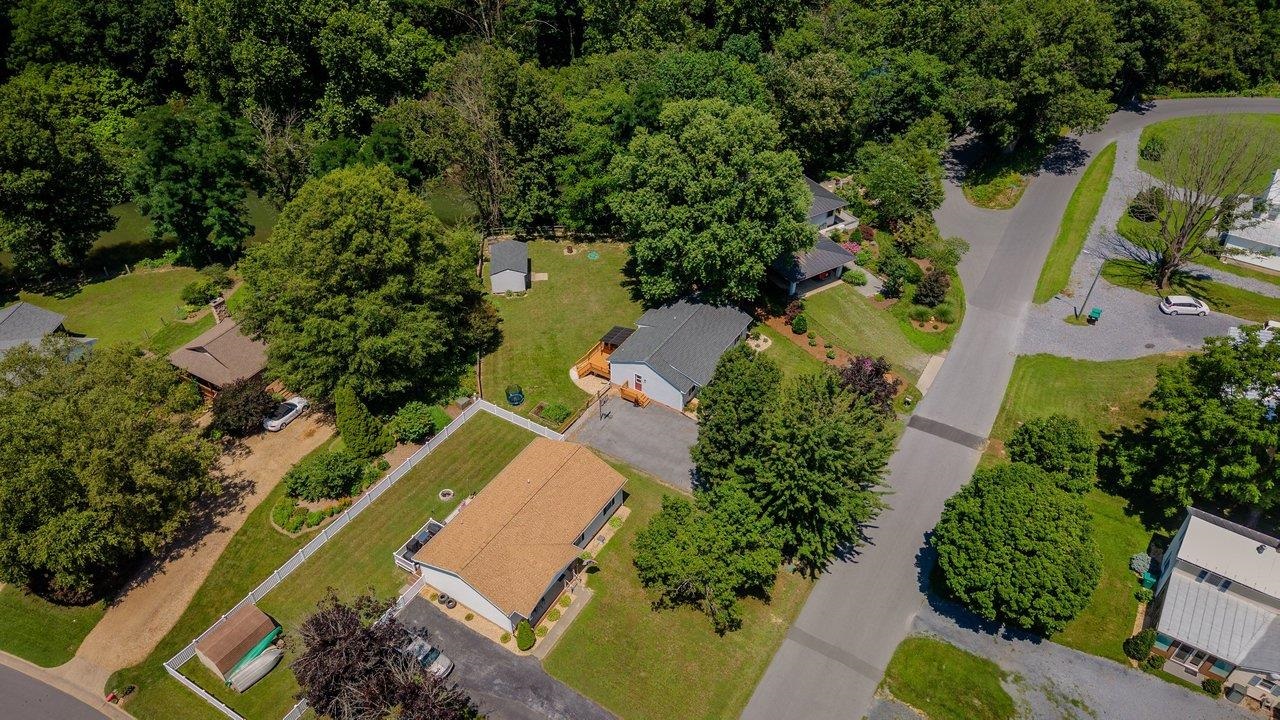 503 E RIVERSIDE DR, BRIDGEWATER, Virginia 22812, 3 Bedrooms Bedrooms, ,2 BathroomsBathrooms,Residential,503 E RIVERSIDE DR,679530 MLS # 679530 503 E RIVERSIDE DR, BRIDGEWATER, Virginia 22812, 3 Bedrooms Bedrooms, ,2 BathroomsBathrooms,Residential,503 E RIVERSIDE DR,679530 MLS # 679530