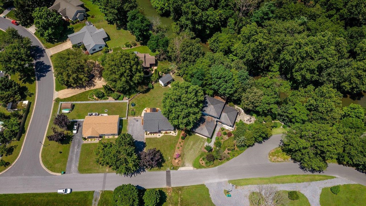 503 E RIVERSIDE DR, BRIDGEWATER, Virginia 22812, 3 Bedrooms Bedrooms, ,2 BathroomsBathrooms,Residential,503 E RIVERSIDE DR,679530 MLS # 679530 503 E RIVERSIDE DR, BRIDGEWATER, Virginia 22812, 3 Bedrooms Bedrooms, ,2 BathroomsBathrooms,Residential,503 E RIVERSIDE DR,679530 MLS # 679530