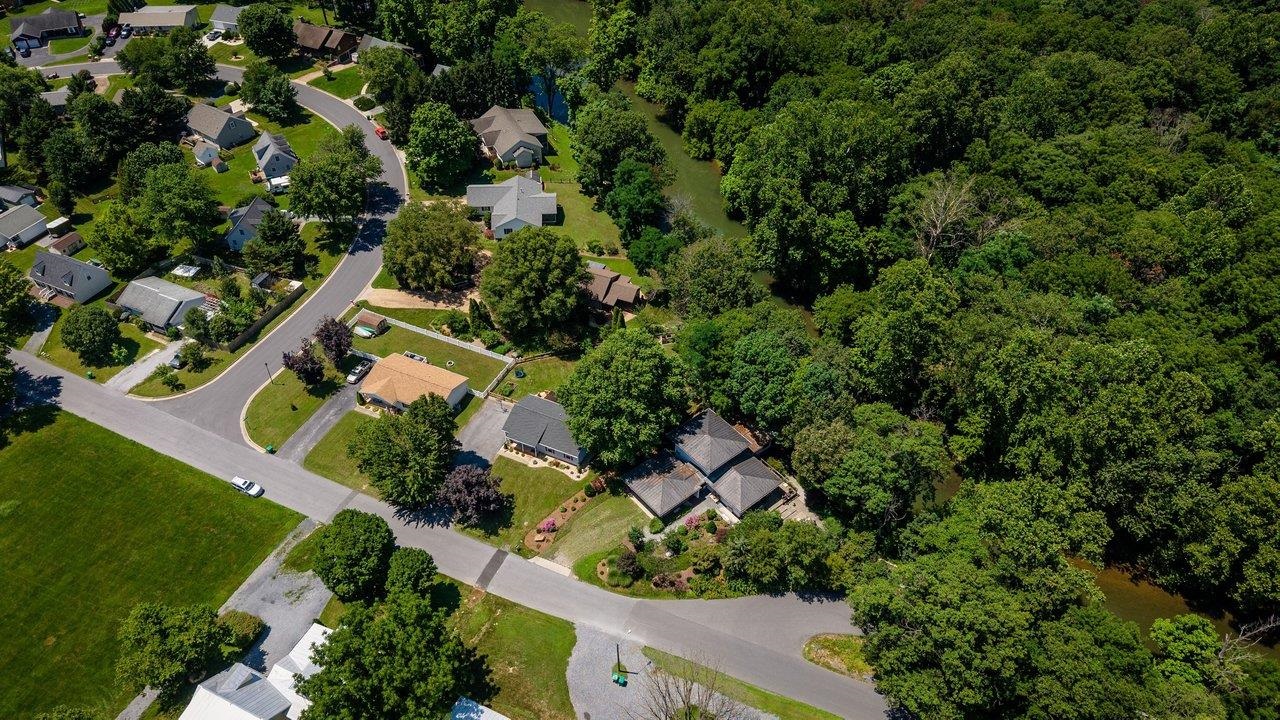 503 E RIVERSIDE DR, BRIDGEWATER, Virginia 22812, 3 Bedrooms Bedrooms, ,2 BathroomsBathrooms,Residential,503 E RIVERSIDE DR,679530 MLS # 679530 503 E RIVERSIDE DR, BRIDGEWATER, Virginia 22812, 3 Bedrooms Bedrooms, ,2 BathroomsBathrooms,Residential,503 E RIVERSIDE DR,679530 MLS # 679530
