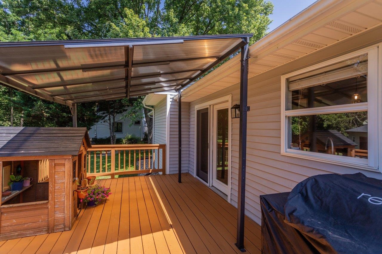 503 E RIVERSIDE DR, BRIDGEWATER, Virginia 22812, 3 Bedrooms Bedrooms, ,2 BathroomsBathrooms,Residential,503 E RIVERSIDE DR,679530 MLS # 679530 503 E RIVERSIDE DR, BRIDGEWATER, Virginia 22812, 3 Bedrooms Bedrooms, ,2 BathroomsBathrooms,Residential,503 E RIVERSIDE DR,679530 MLS # 679530
