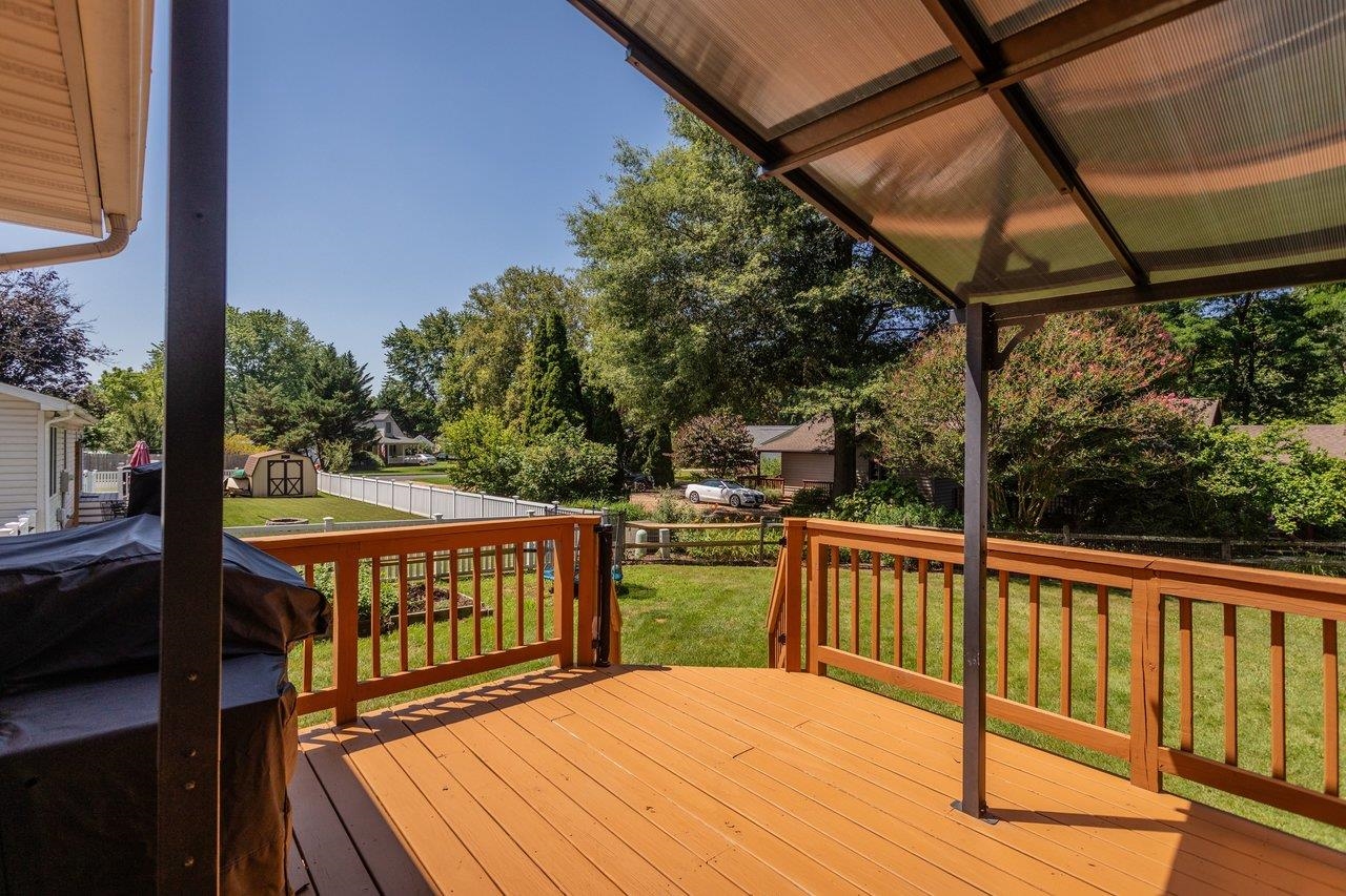 503 E RIVERSIDE DR, BRIDGEWATER, Virginia 22812, 3 Bedrooms Bedrooms, ,2 BathroomsBathrooms,Residential,503 E RIVERSIDE DR,679530 MLS # 679530 503 E RIVERSIDE DR, BRIDGEWATER, Virginia 22812, 3 Bedrooms Bedrooms, ,2 BathroomsBathrooms,Residential,503 E RIVERSIDE DR,679530 MLS # 679530