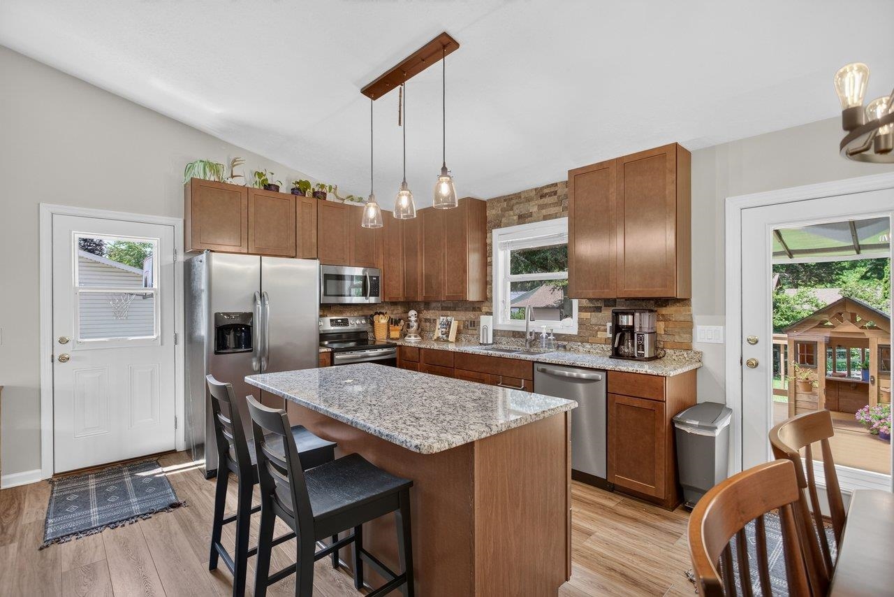 503 E RIVERSIDE DR, BRIDGEWATER, Virginia 22812, 3 Bedrooms Bedrooms, ,2 BathroomsBathrooms,Residential,503 E RIVERSIDE DR,679530 MLS # 679530 503 E RIVERSIDE DR, BRIDGEWATER, Virginia 22812, 3 Bedrooms Bedrooms, ,2 BathroomsBathrooms,Residential,503 E RIVERSIDE DR,679530 MLS # 679530