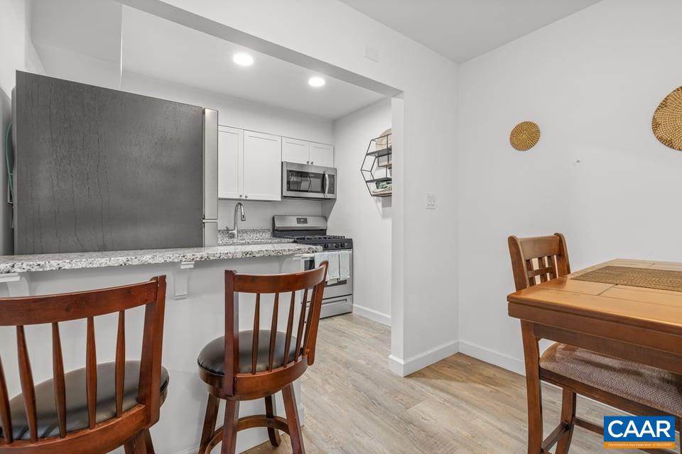 2527 HYDRAULIC RD, CHARLOTTESVILLE, Virginia 22901, 1 Bedroom Bedrooms, ,1 BathroomBathrooms,Residential,2527 HYDRAULIC RD,679531 MLS # 679531 2527 HYDRAULIC RD, CHARLOTTESVILLE, Virginia 22901, 1 Bedroom Bedrooms, ,1 BathroomBathrooms,Residential,2527 HYDRAULIC RD,679531 MLS # 679531